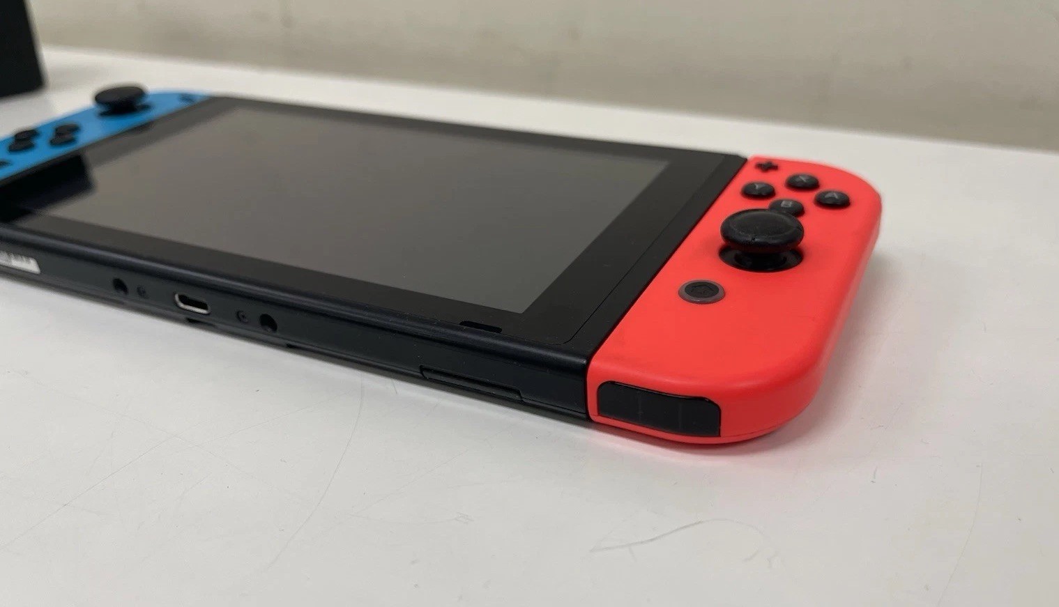 Nintendo Switch Handheld Console – Neon Blue Red JoyCons – Excellent Condition