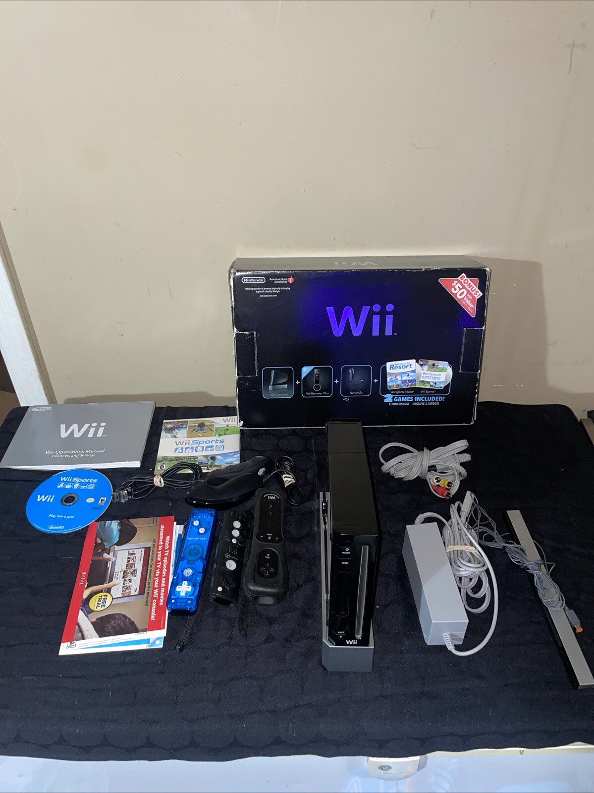 Nintendo Wii Black Console W/ Wii Sports + Extra Controllers *READ