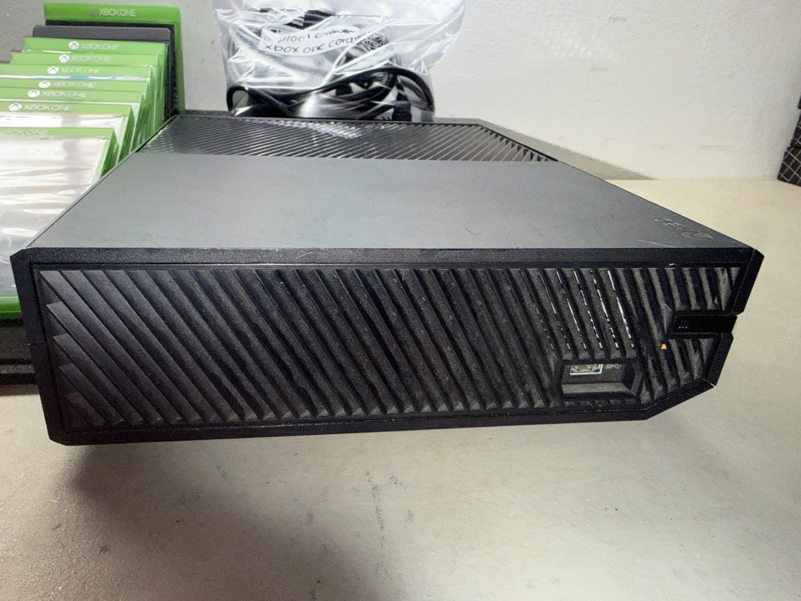 Microsoft Xbox One 1Tb Model #1540 Console w/ Controller, Cables & 9 Games