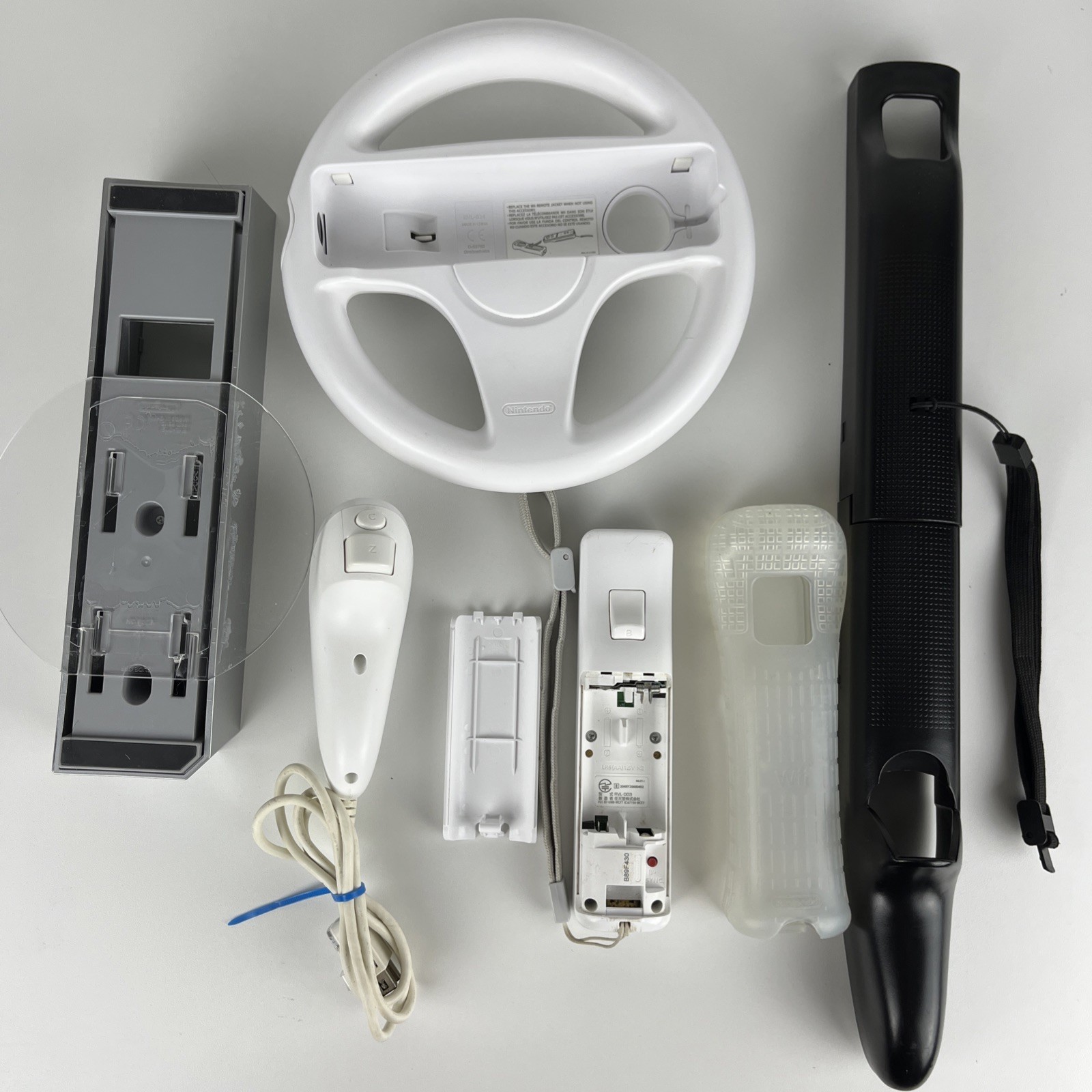 Nintendo Wii Console Bundle: Controller, Wheel + 6 Games Mario Kart, Monster Jam