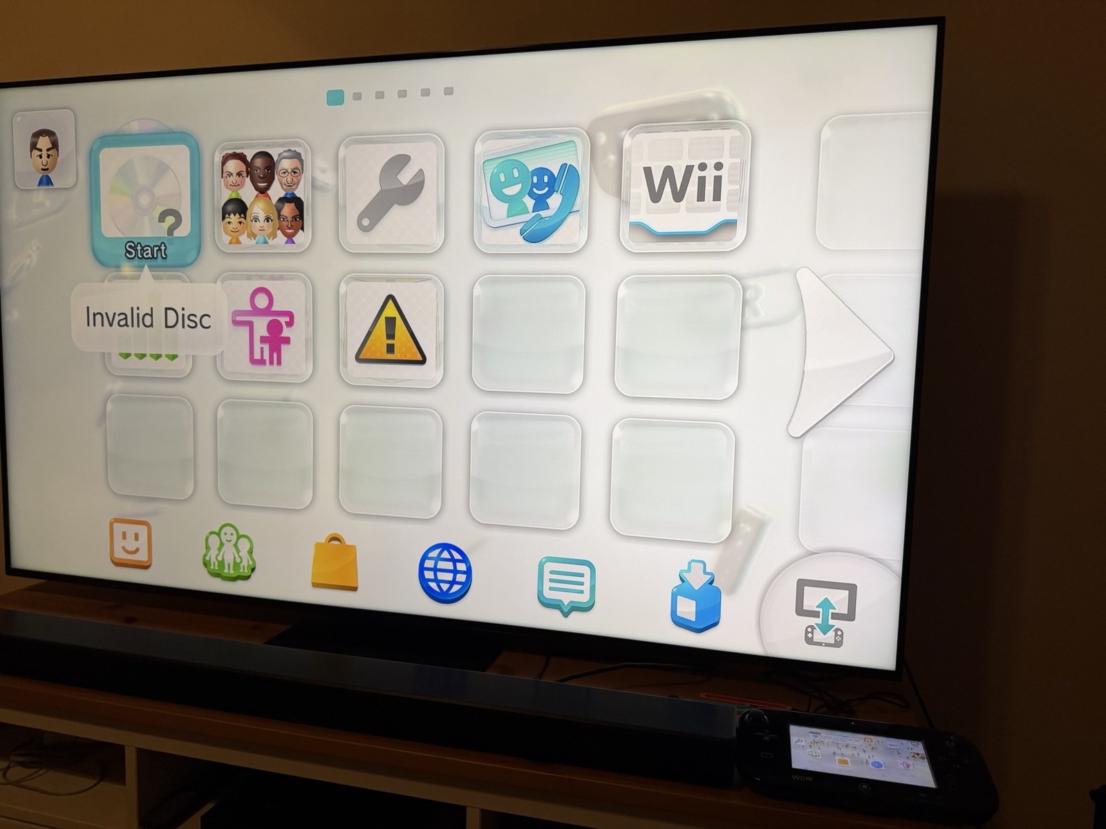 Nintendo Wii U Deluxe Set 32GB Black Console w/ GamePad, Cables & Box