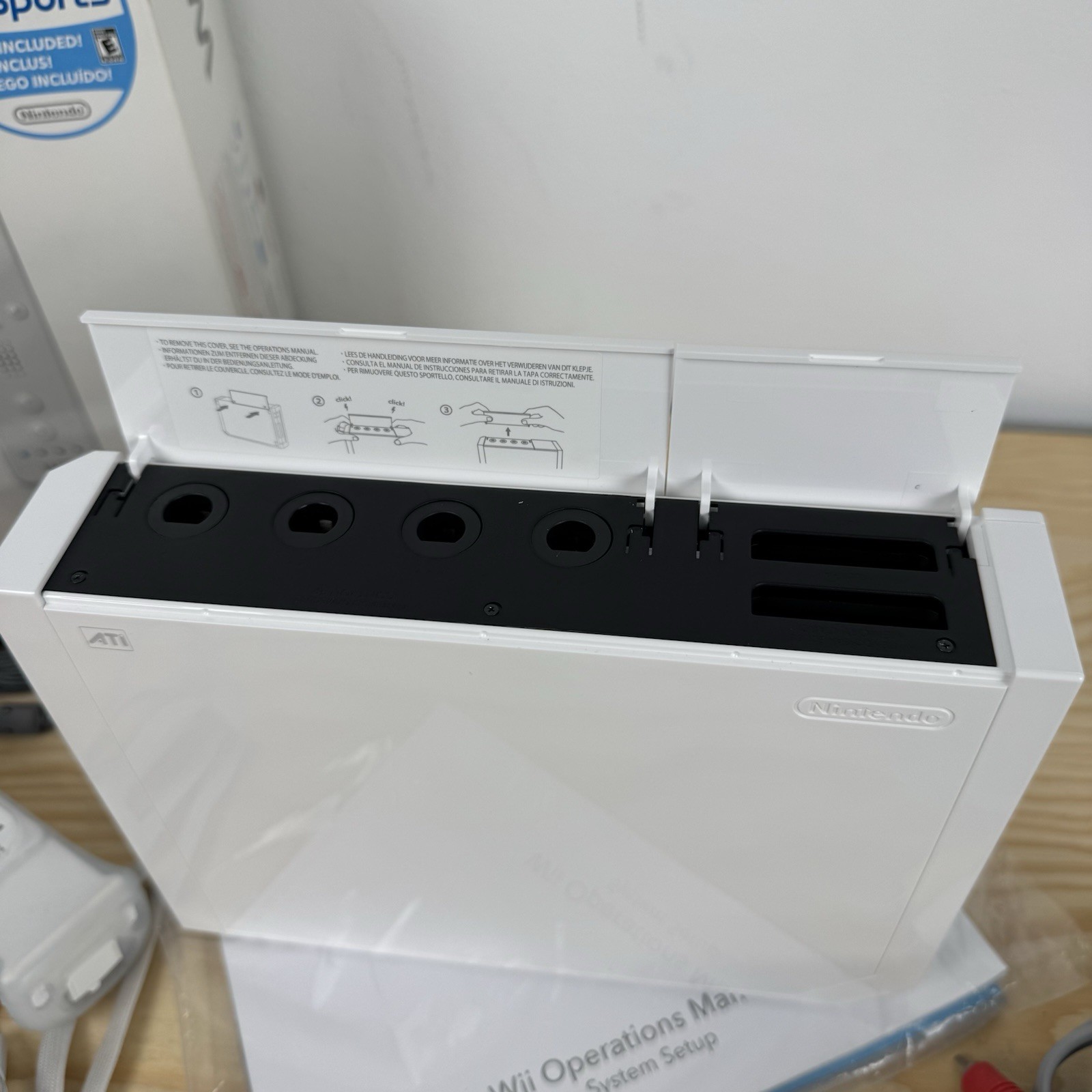 Nintendo Wii Console Bundle White Tested RVL-001 GameCube Compatible In Box