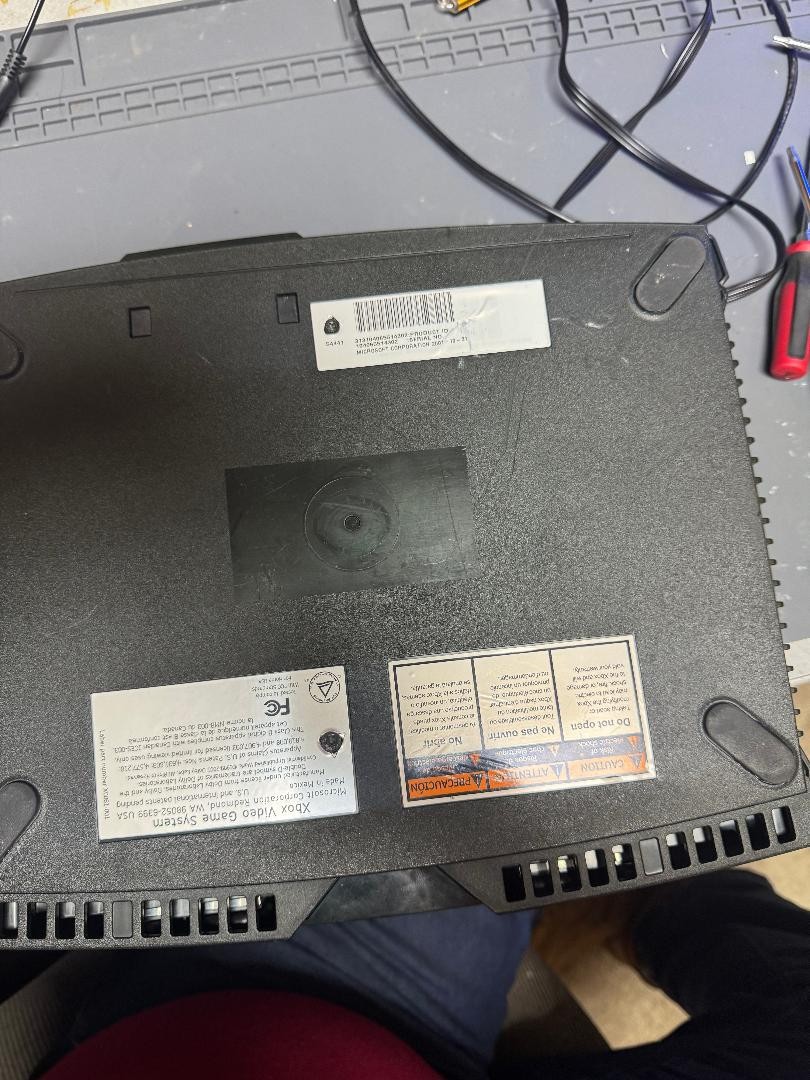 Original Xbox 1.0 Launch model With Controller and Cords READ DESCRIPRION!!!!