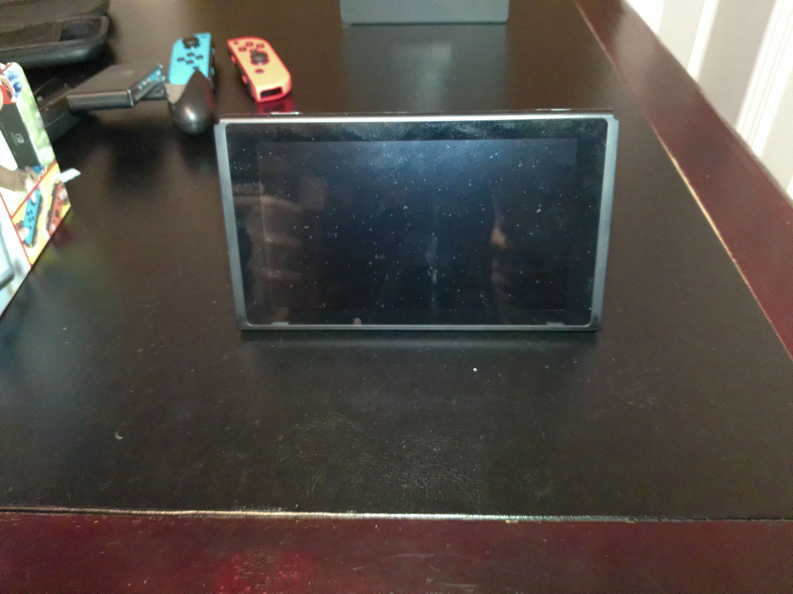 Nintendo Switch console bundle – 32GB Neon Red / Neon Blue (HAC-001)