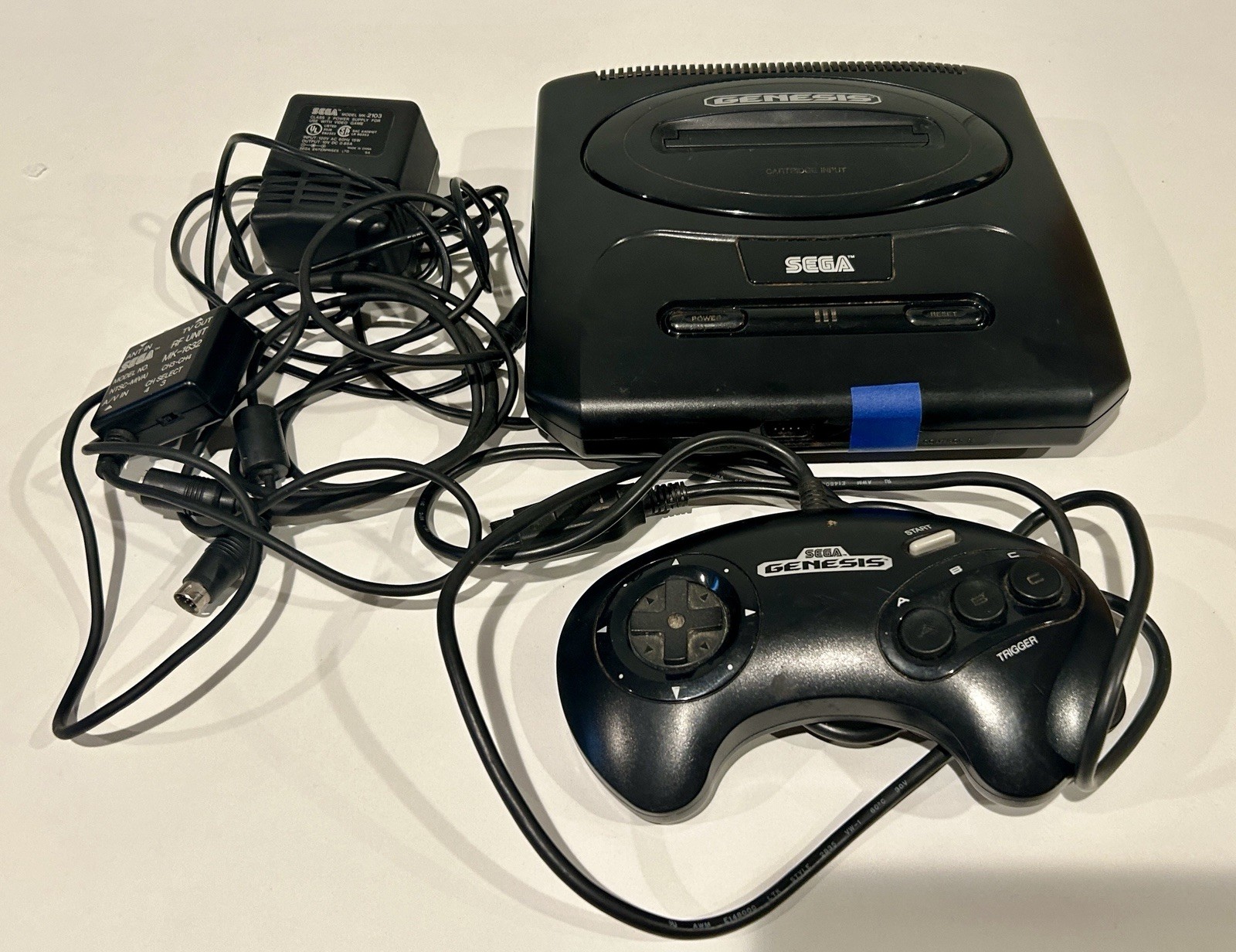 Sega Genesis Model 2 – Contains ONE controller & all necessary Power/AV Cables