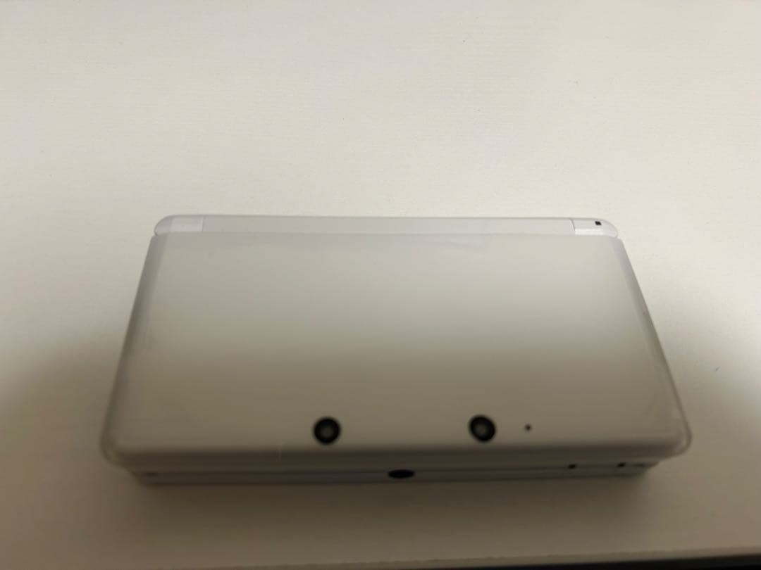 Nintendo 3DS White w/ Charger Box + 4 Pokemon Games Ultra Sun Moon Ruby 3762AK