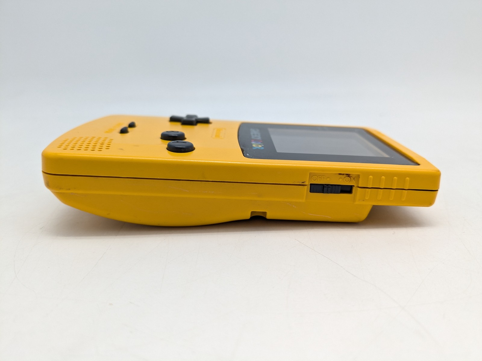 Nintendo Game Boy Color Handheld Gaming Console (CGB-001) – Yellow