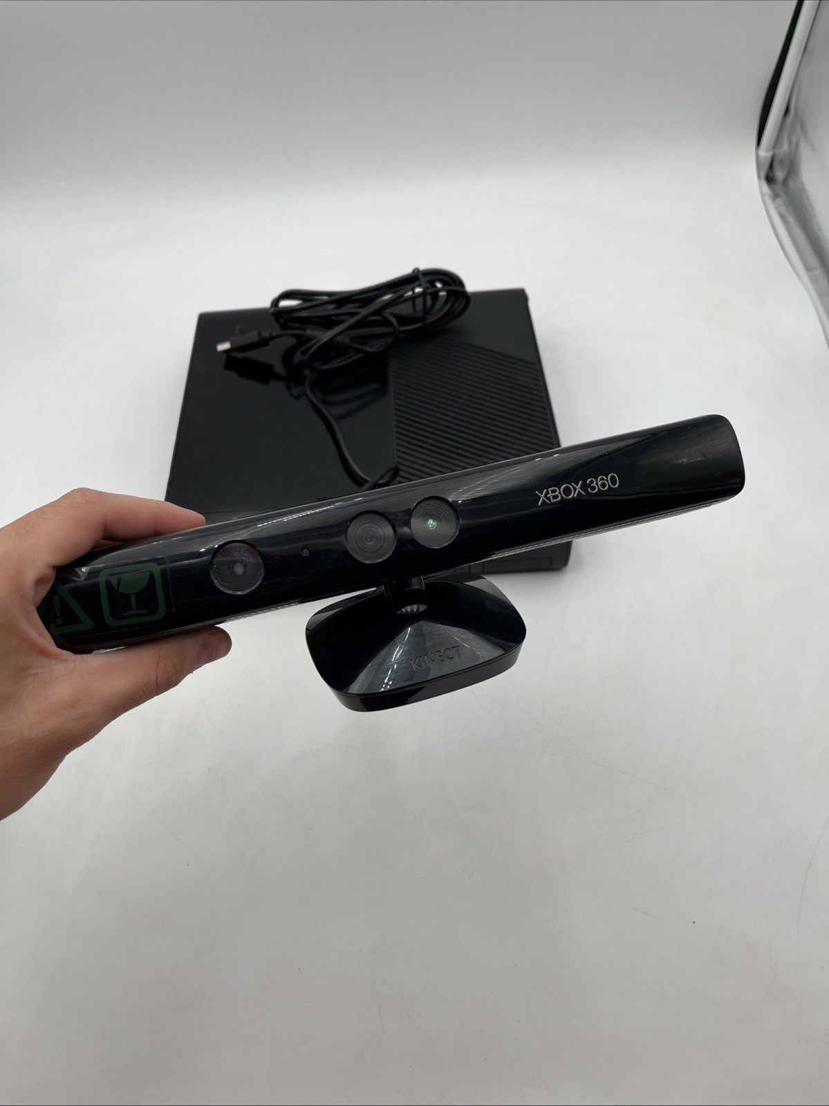 Microsoft Xbox 360 E Model 1538 250GB Console w Power & Kinect For Parts Repair