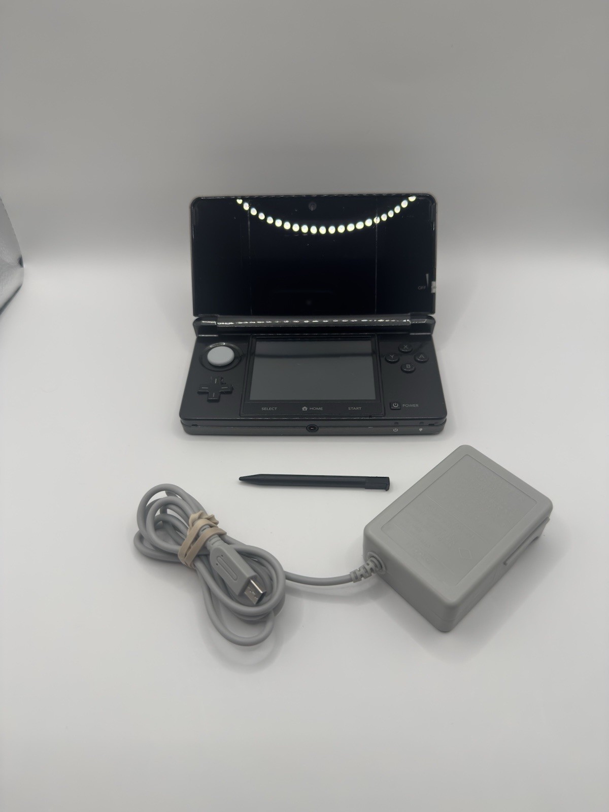 Nintendo 3DS Handheld Game System – Cosmo Black W/ Charger Stylus Tested