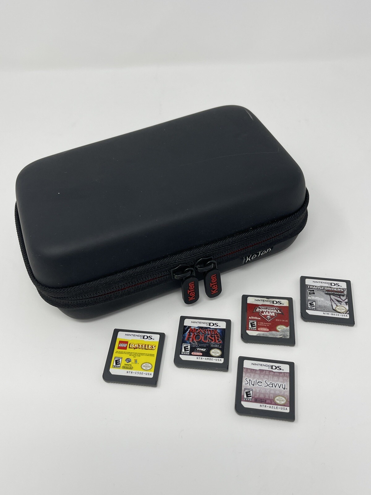 Nintendo 2DS/3DS XL KeTen Hard Travel Protective Shell Case & 5 games