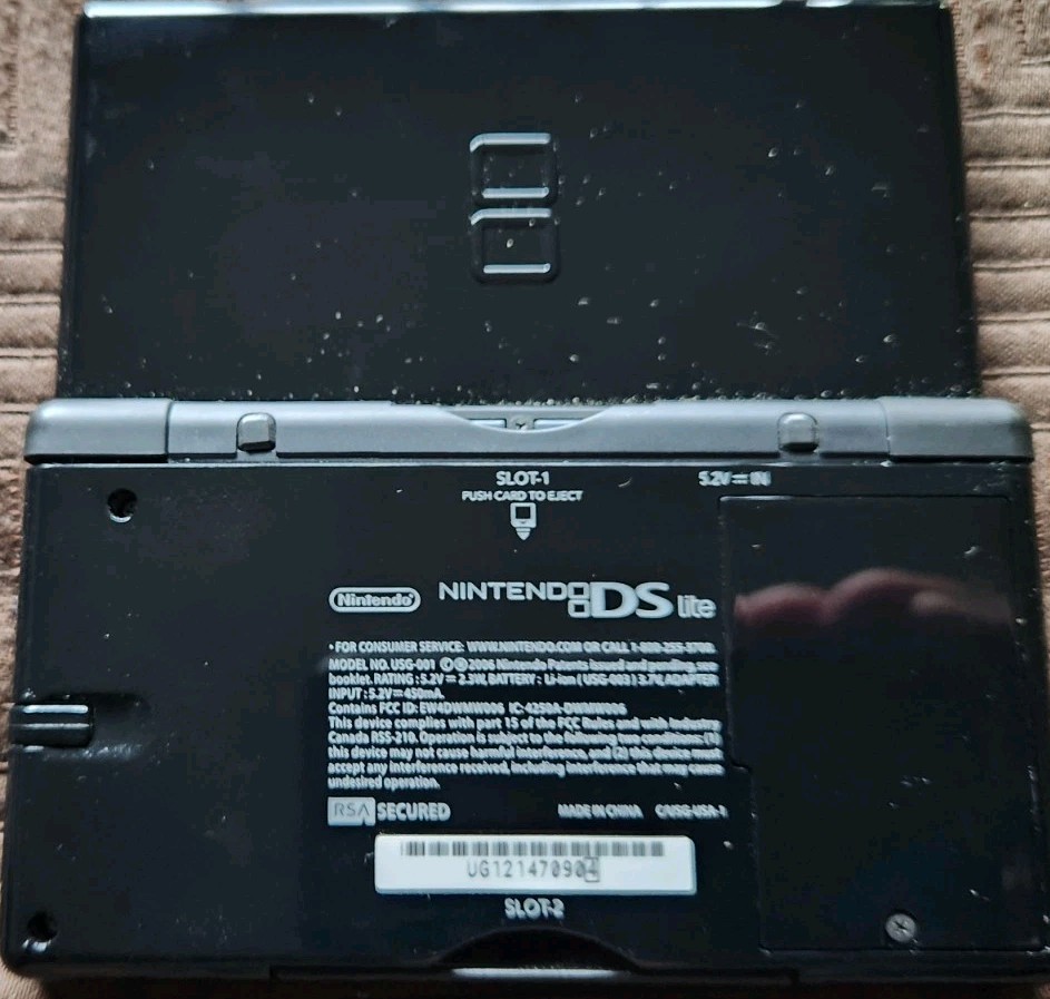 Nintendo DS Lite Handheld System Onyx Black CIB W/ Protective Case