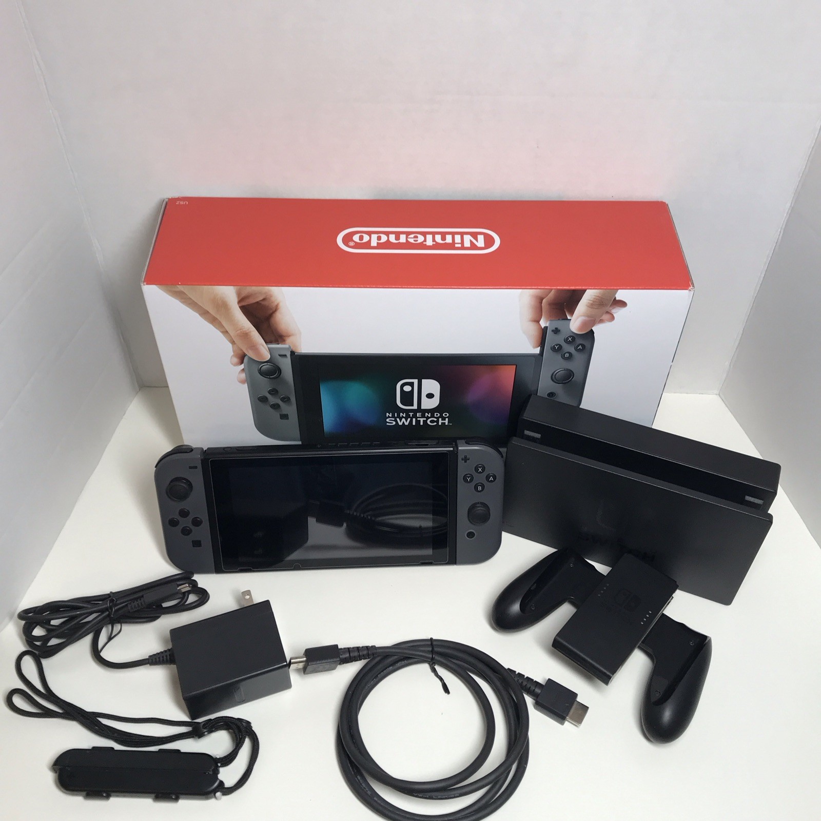 Nintendo Switch HAC-001(-01) v1 32GB Console with Gray Joy‑Con Complete
