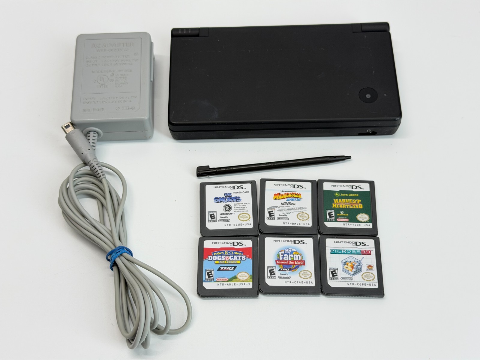 Nintendo DSi Matte Black Handheld System Bundle w/ 6 Games & Charger * Tested