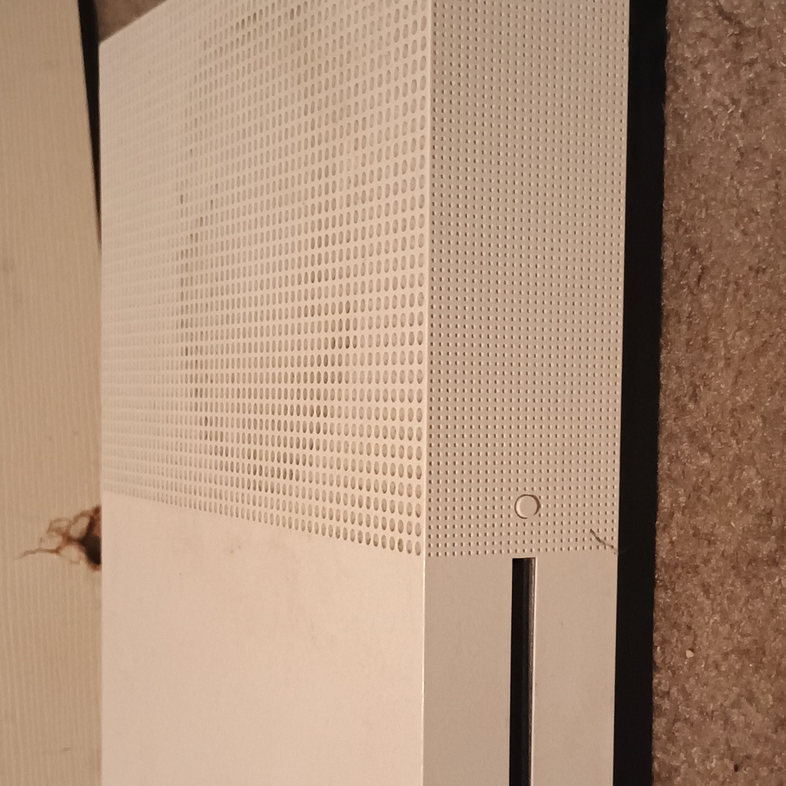 Microsoft Xbox One S 500GB White Home Console 4K UHD Wi-Fi (MPN 1681)