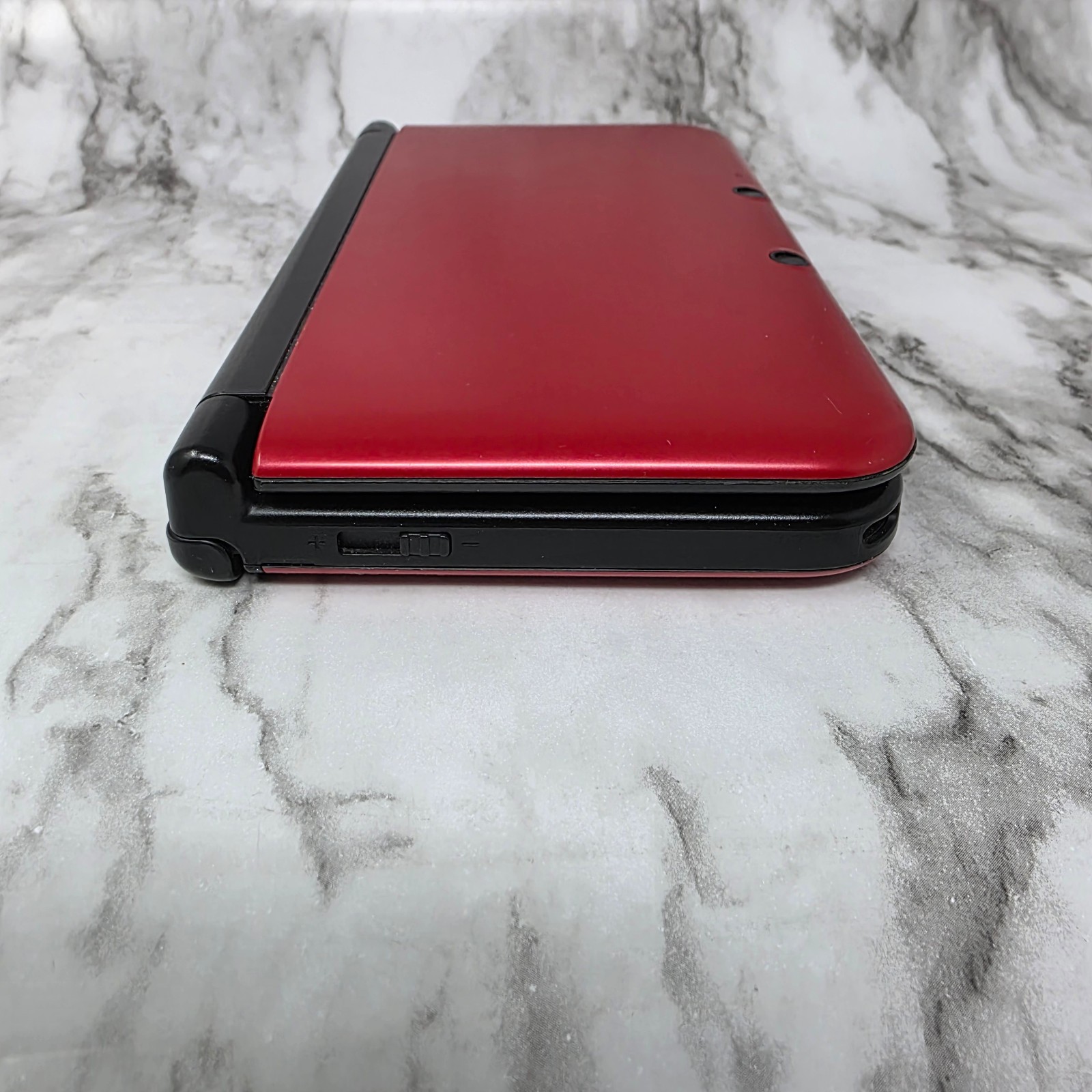 Nintendo 3DS XL Handheld Console Red/Black SPR-001 Stylus Charger 32GB SD Card