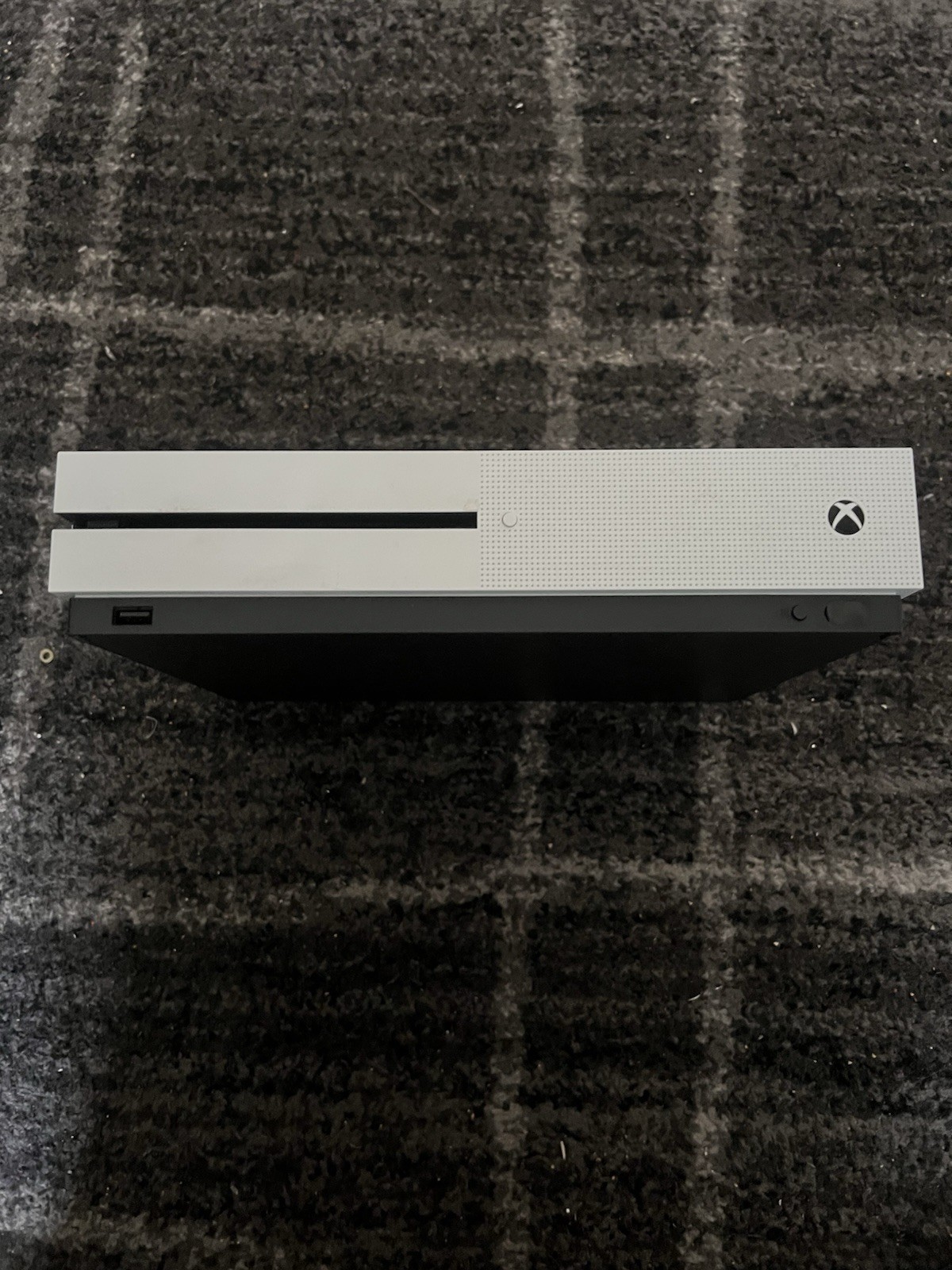 Xbox One S With 2 Controllers Black And White Controllers Dual Charging Dock
