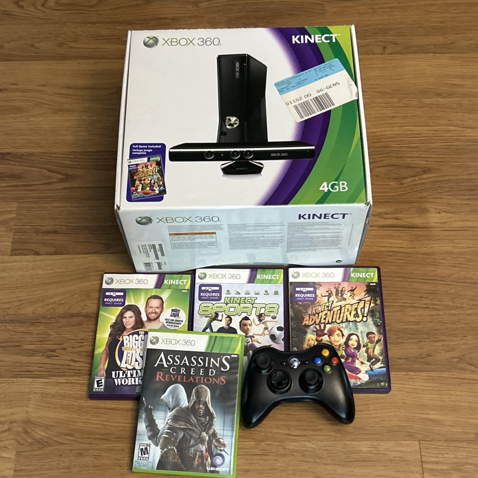 Microsoft Xbox 360 S 4GB Black Console with Kinect Cib Complete Tested W/ Games