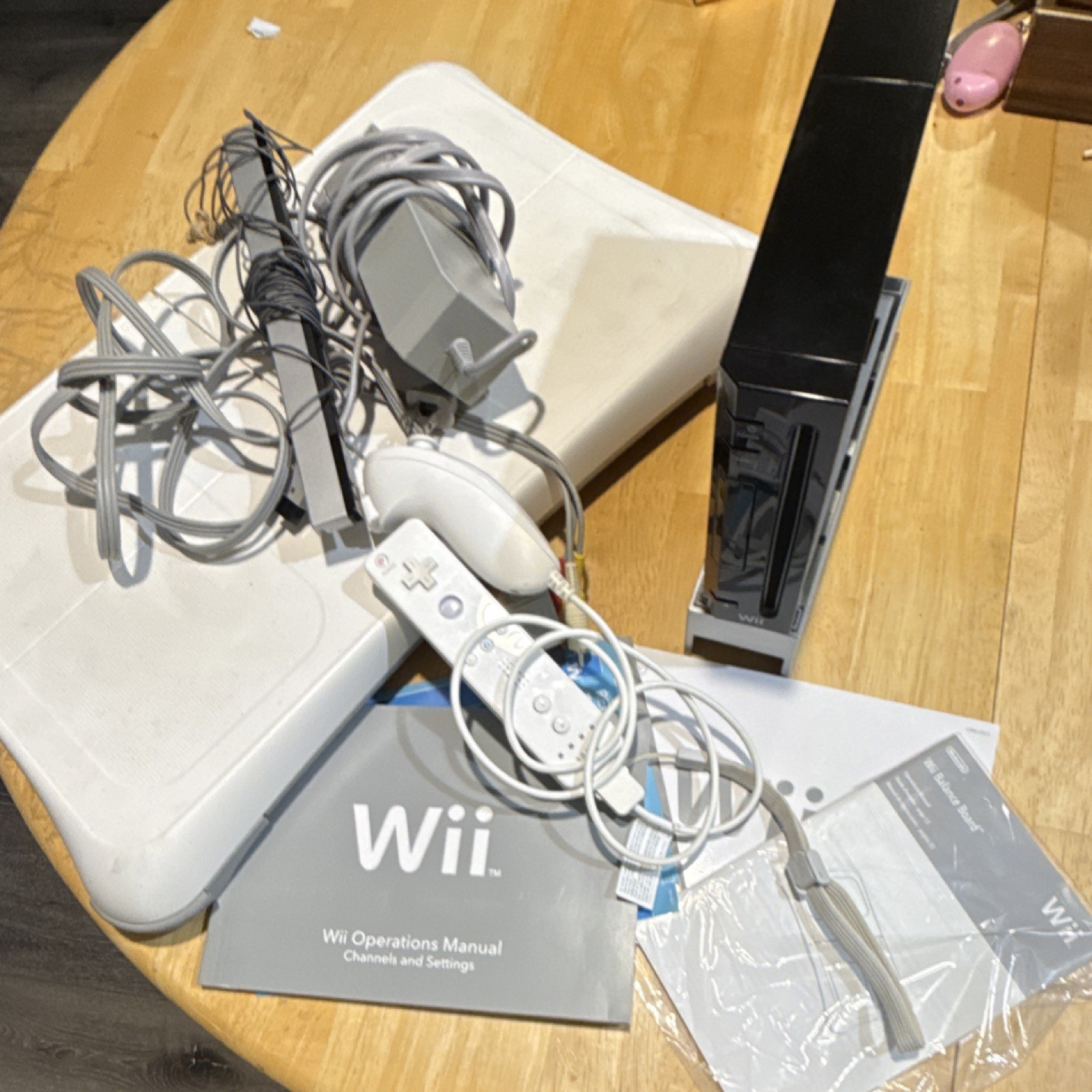Nintendo Wii RVL-001 Black Console Bundle Motion Control Balance Board