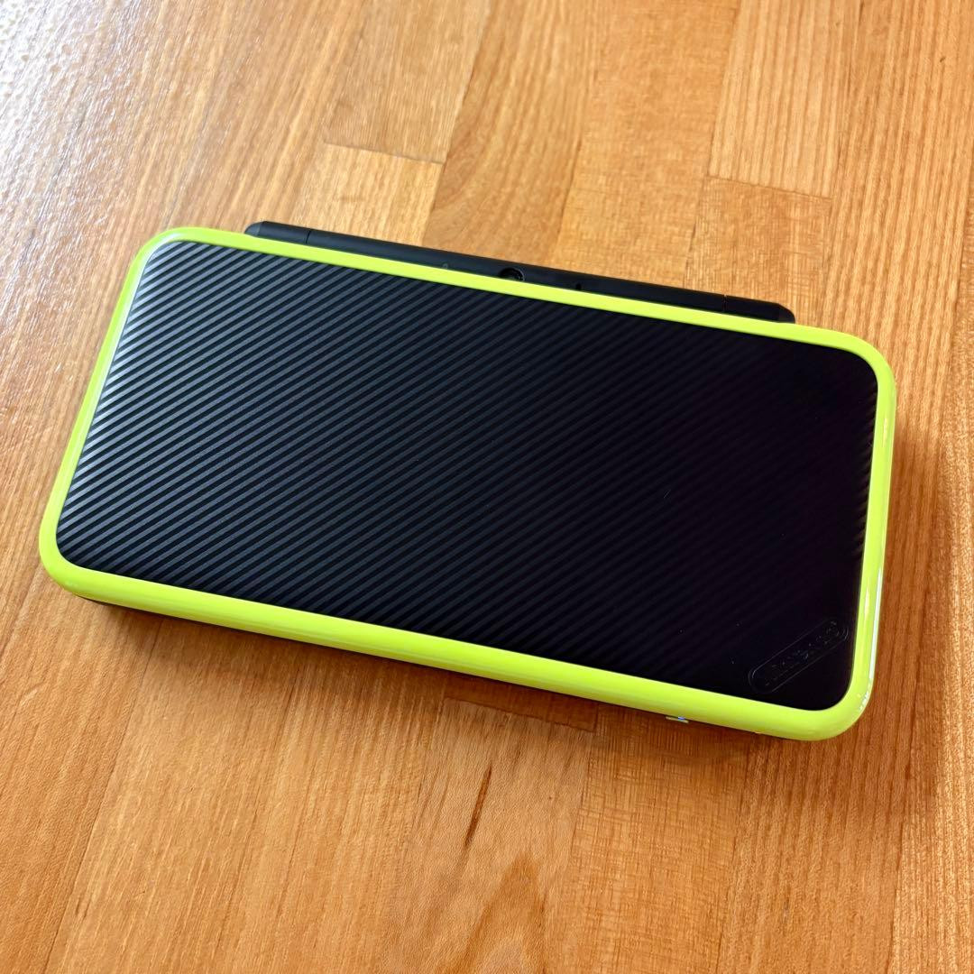 New Nintendo 2DS XL LL Black Lime Console Stylus Japanese ver