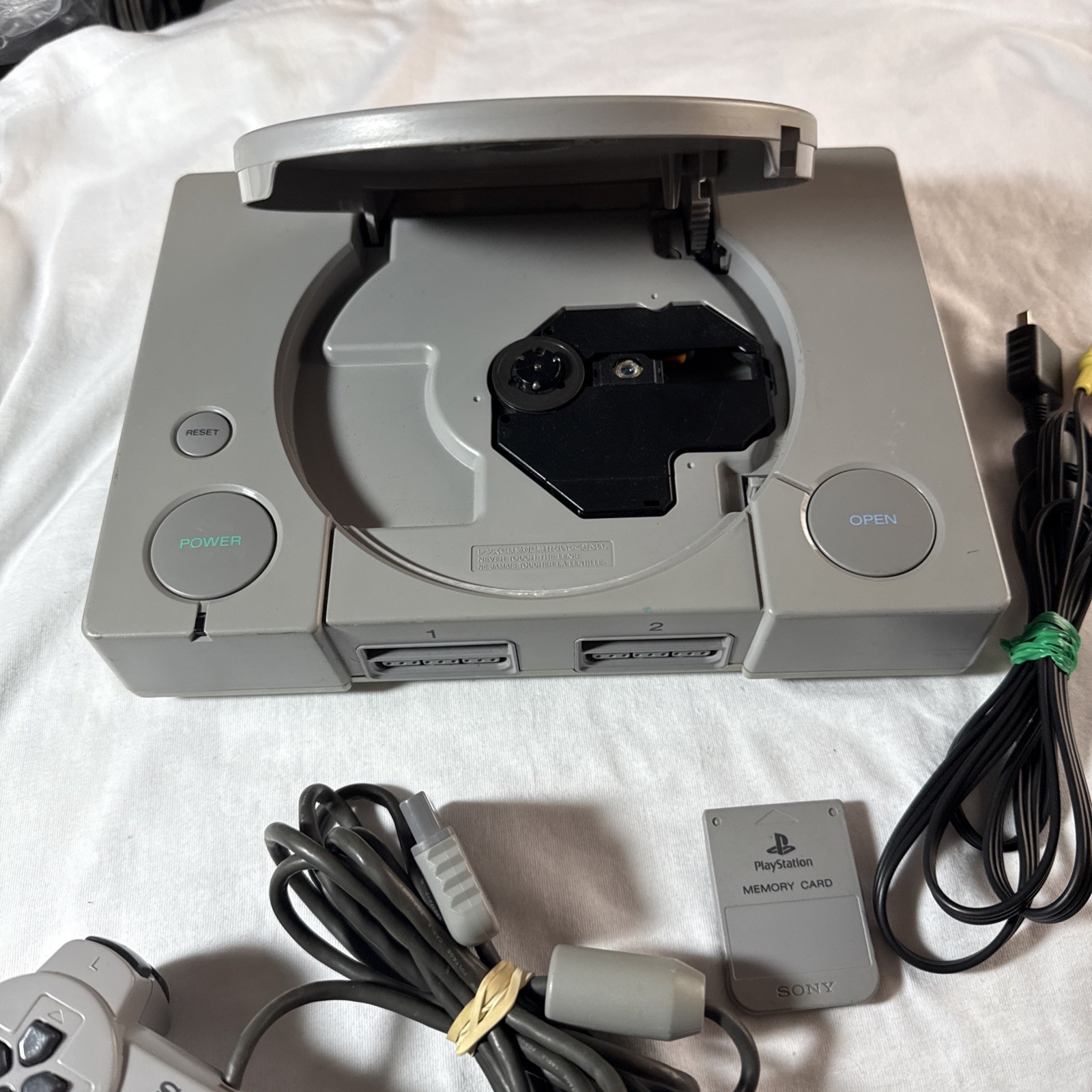 PlayStation 1 SCPH-9001 With Controller