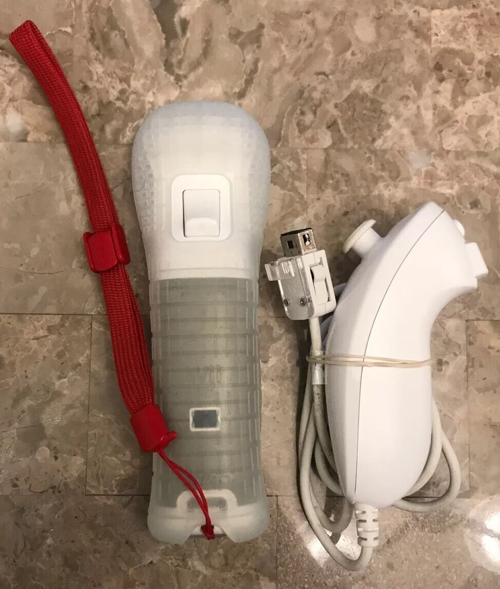 Nintendo Wii White Console System w/ wires, 1 Remote, 3 Games, 1 Link Fight Pad
