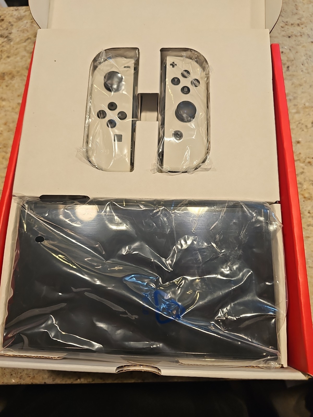 Nintendo Switch OLED Model – 64GB/White (HEGSKAAAA)