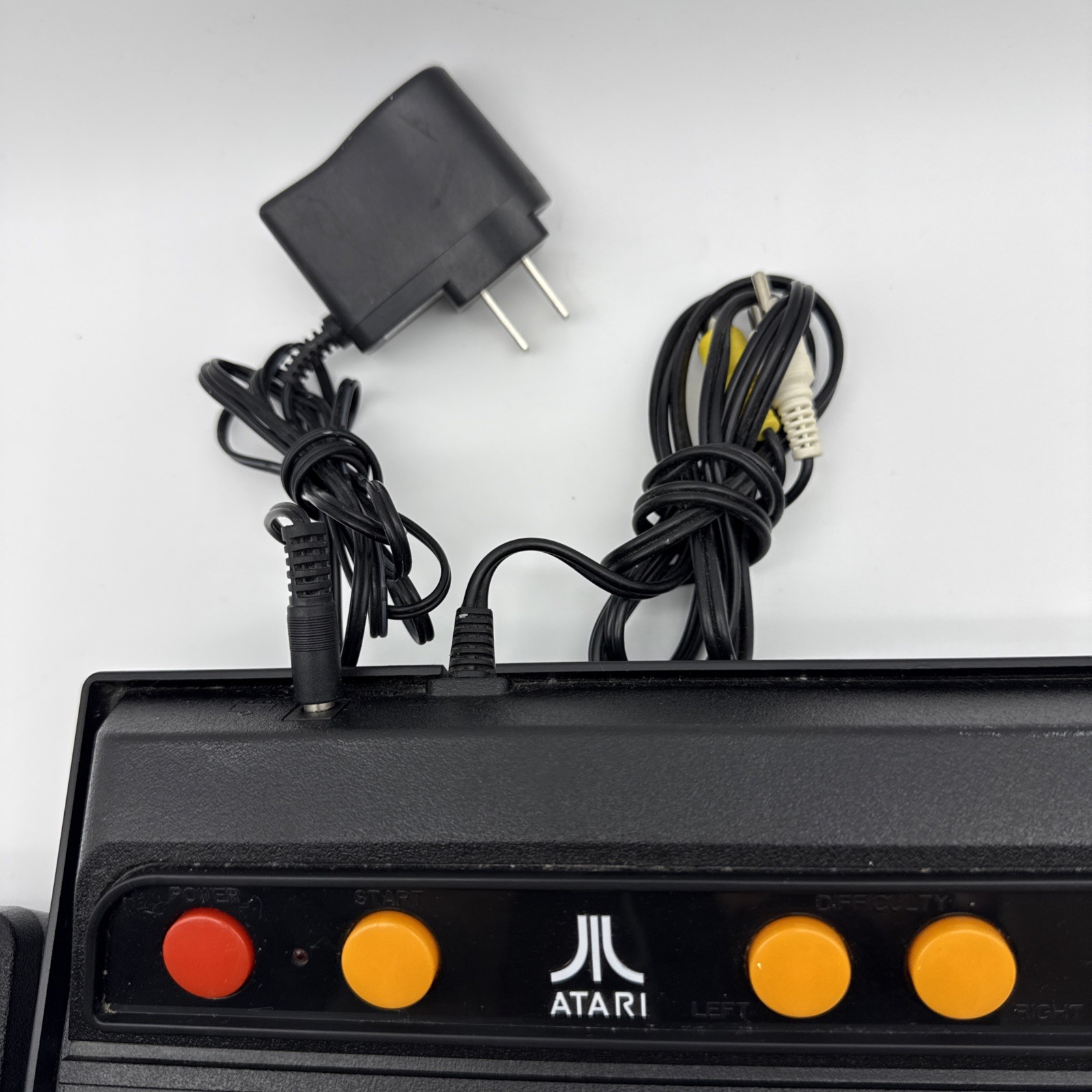 Atari Flashback 7 Classic Console 101 Built-In Games w/2 Joysticks with battery