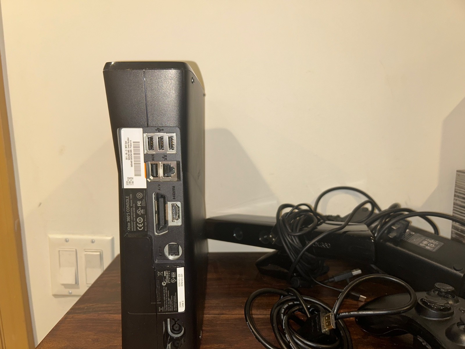 Microsoft Xbox 360 Launch Edition 250GB Glossy Black Console (RKH-00041)