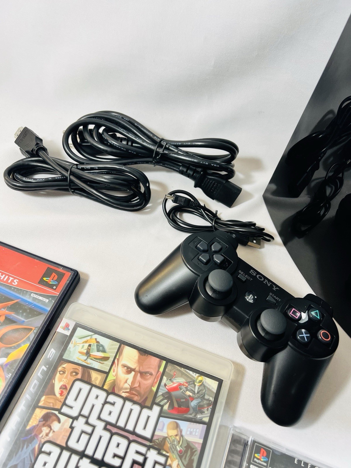 Sony PlayStation 3 80GB Console PS3 Bundle CECHE01 Backwards Compatible 3 games