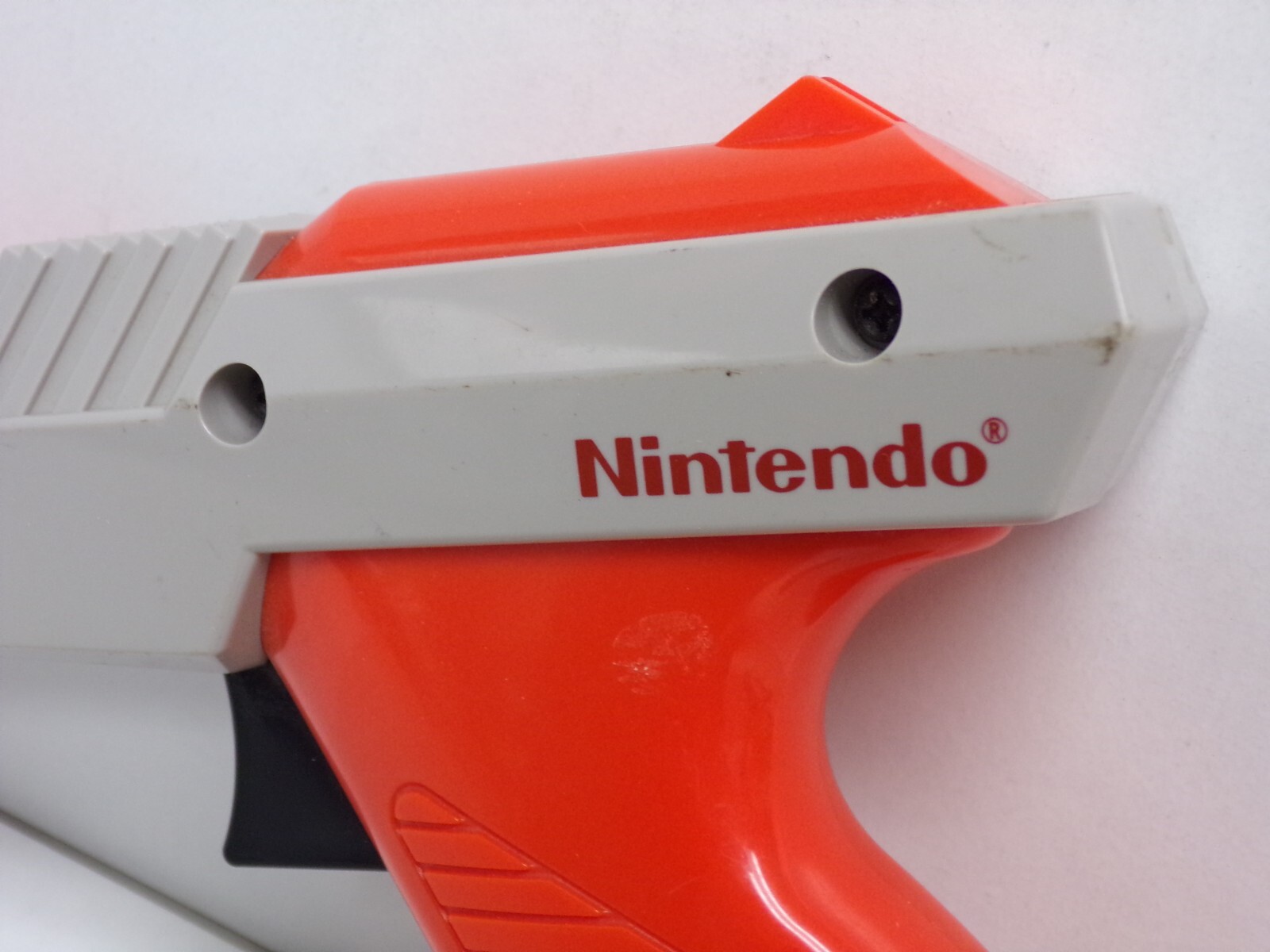 Original Zapper Light Gun for NES Nintendo Entertainment System – 01272322JET