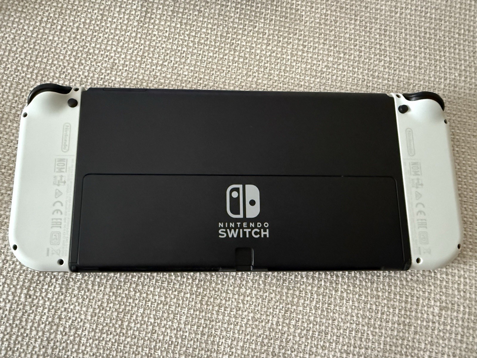 Nintendo Switch OLED Model – 64GB/White + Pro Controller, case & SD 128GB