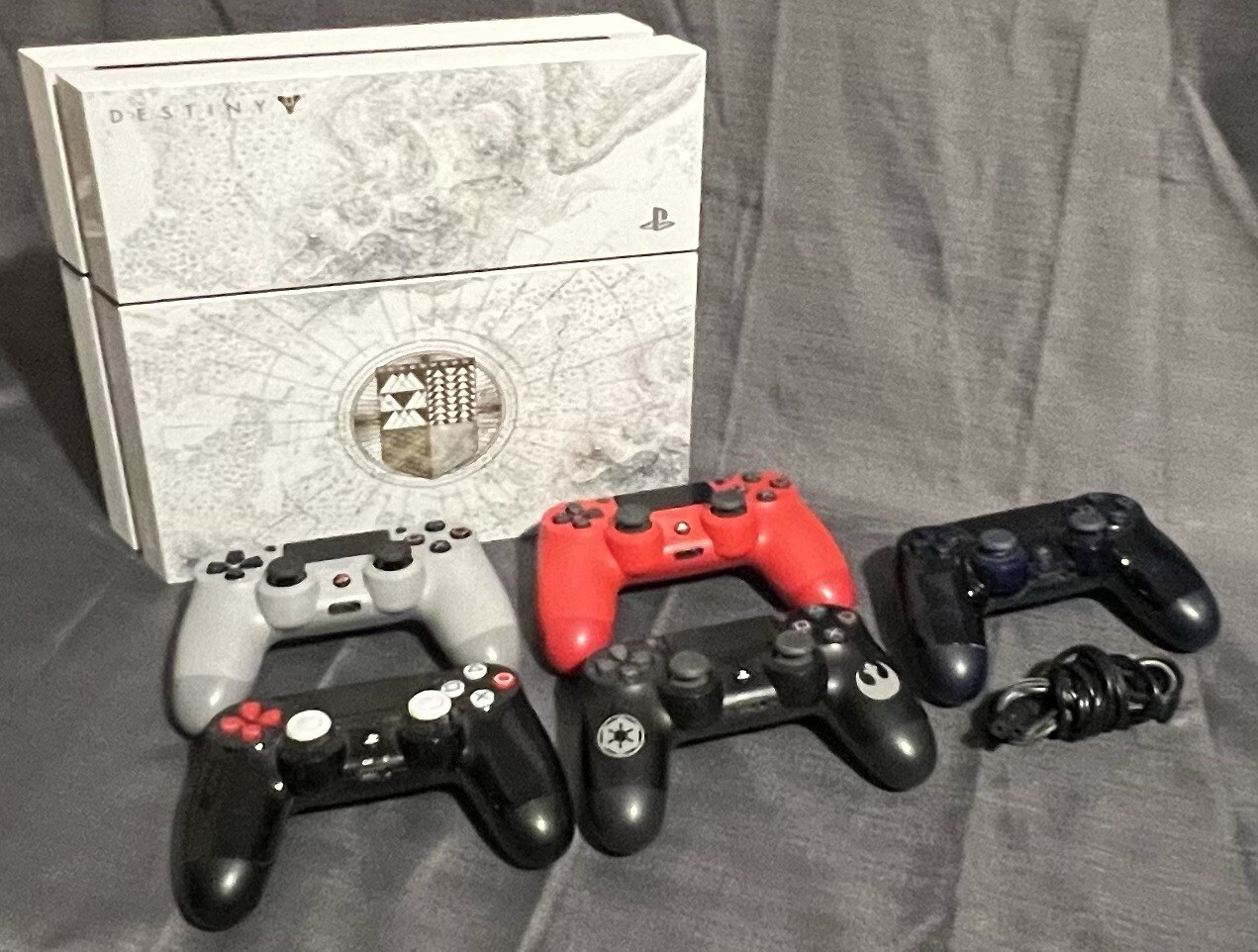Limited Edition Destiny: The Taken King PS4 – 2TB w/ 4 bonus controllers