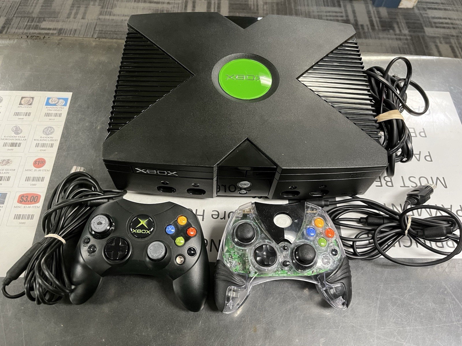 Microsoft Xbox (Original) w/ 2 Controllers “Very Clean” *READ* wont read disc