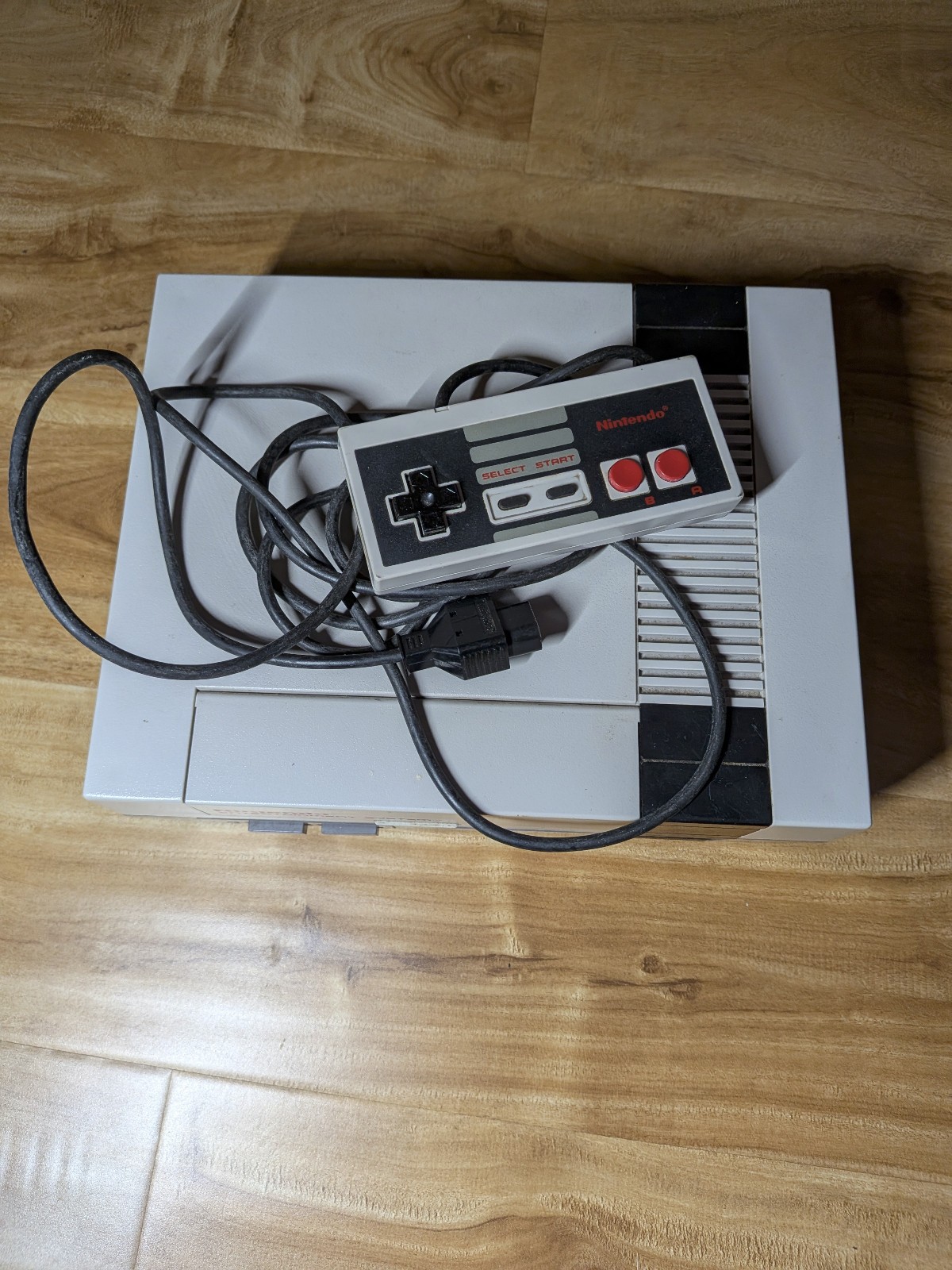 Original Nintendo NES Console (PARTIALLY TESTED) powers on