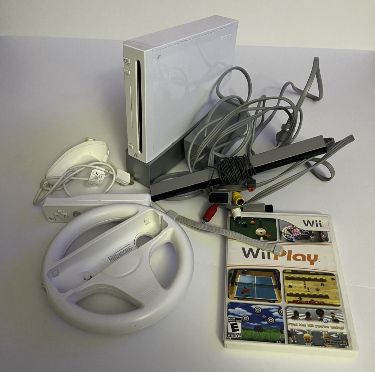 Nintendo Wii Console Bundle Controller Nunchuck Wheel and Game Tested