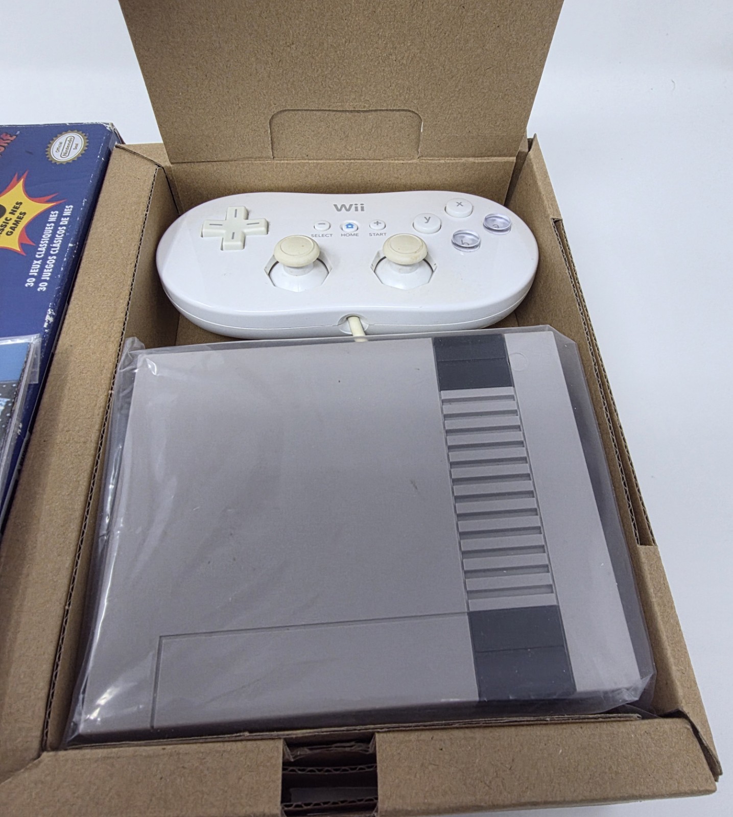 Nintendo Entertainment System NES Edition Console Gray + Wii Classic Controller