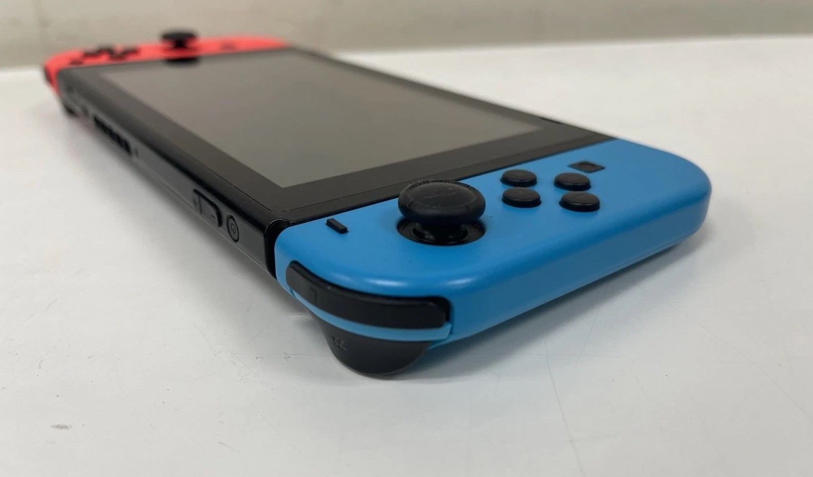 Nintendo Switch Handheld Console – Neon Blue Red JoyCons – Excellent Condition