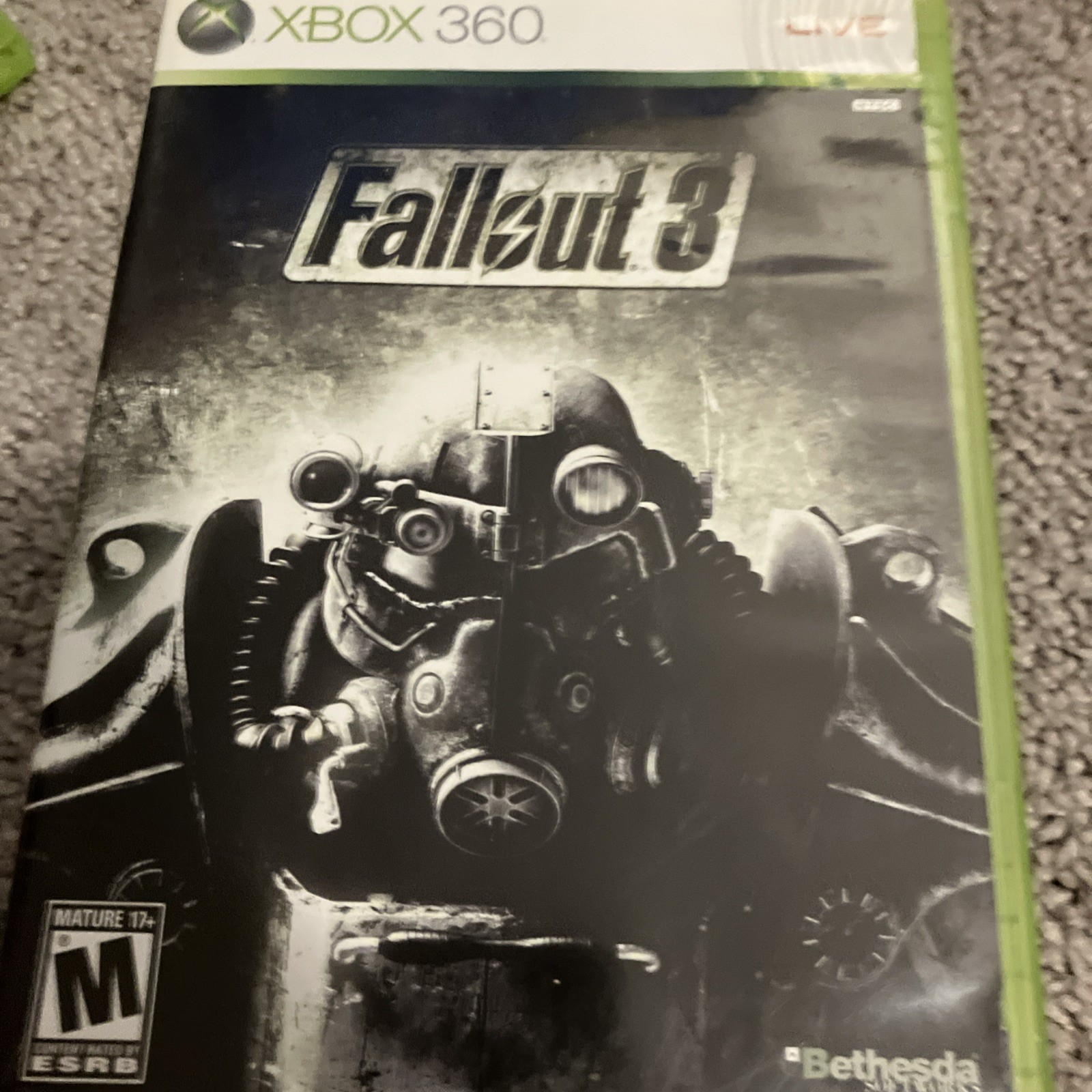 Microsoft Xbox 360 Pro System Bundle 60GB White Console (4)