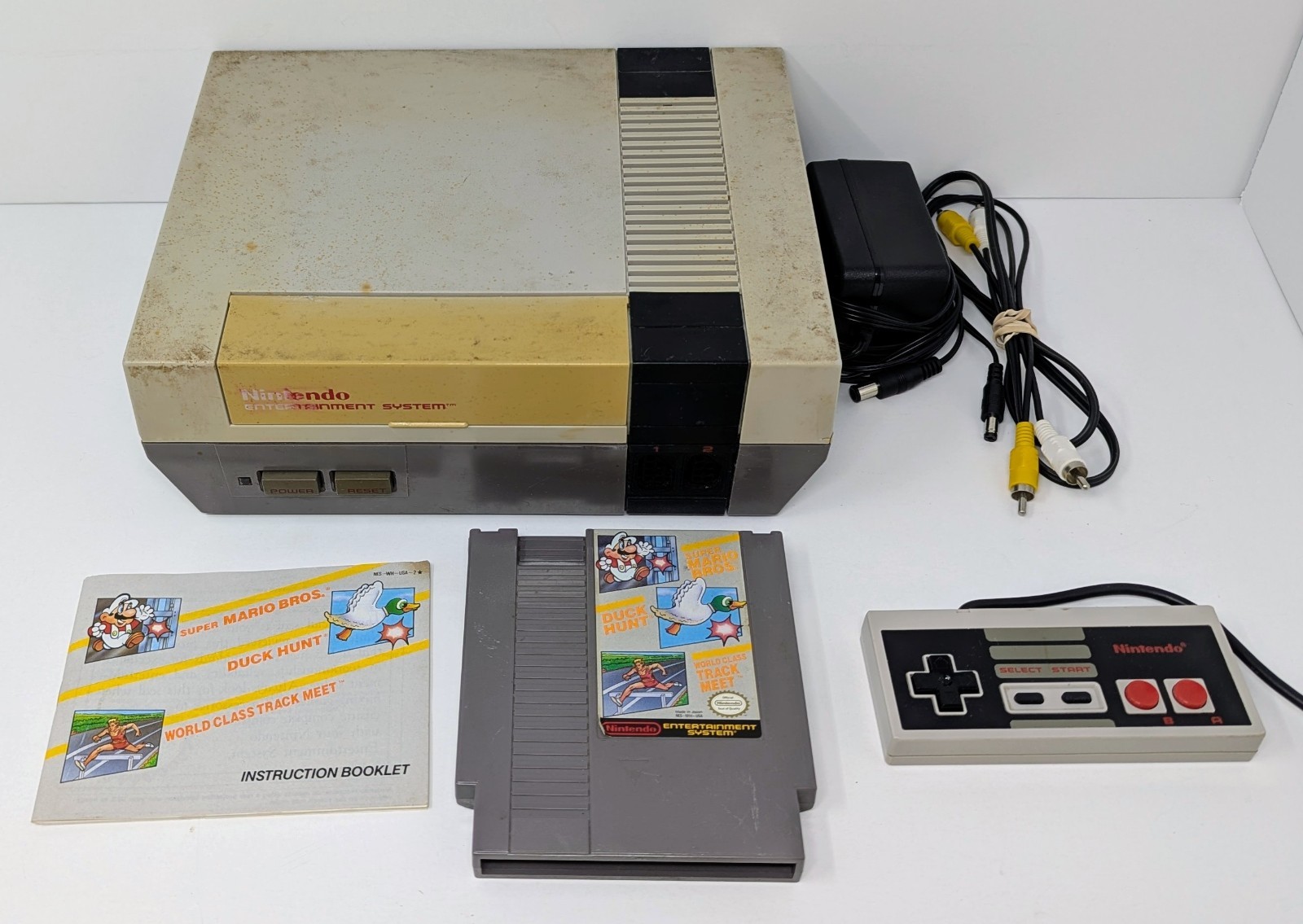 Nintendo NES Console Bundle w/ Super Mario Bros/Duck Hunt/Track Meet – Tested!