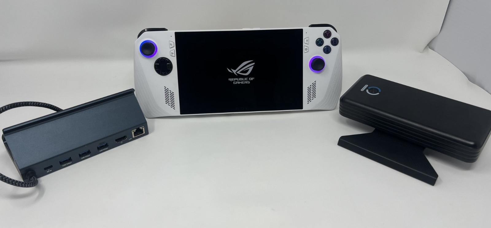 ASUS ROG Ally Z1 512GB SSD 16GB RAM White 7″ Handheld Dock Power Bank RC71L