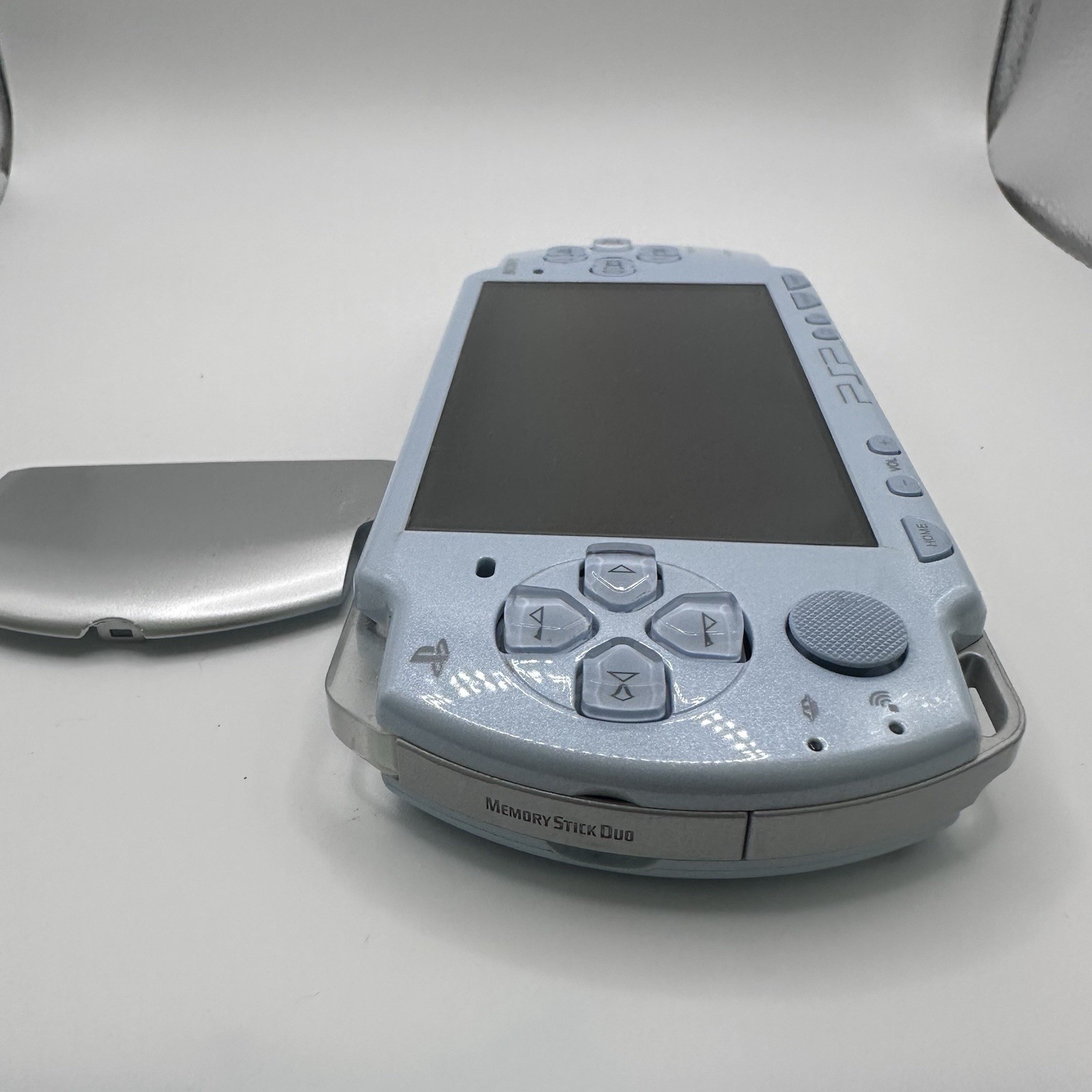 Sony PSP 2000 (Baby Blue) Has Haunted Screen!! No battery, No Charger included