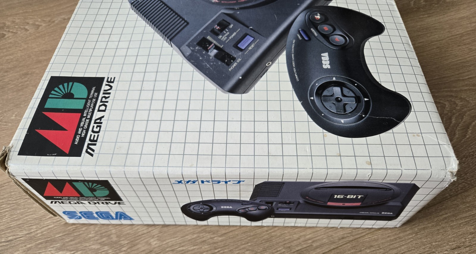 SEGA Mega Drive Console System Boxed Complete HAA-2510