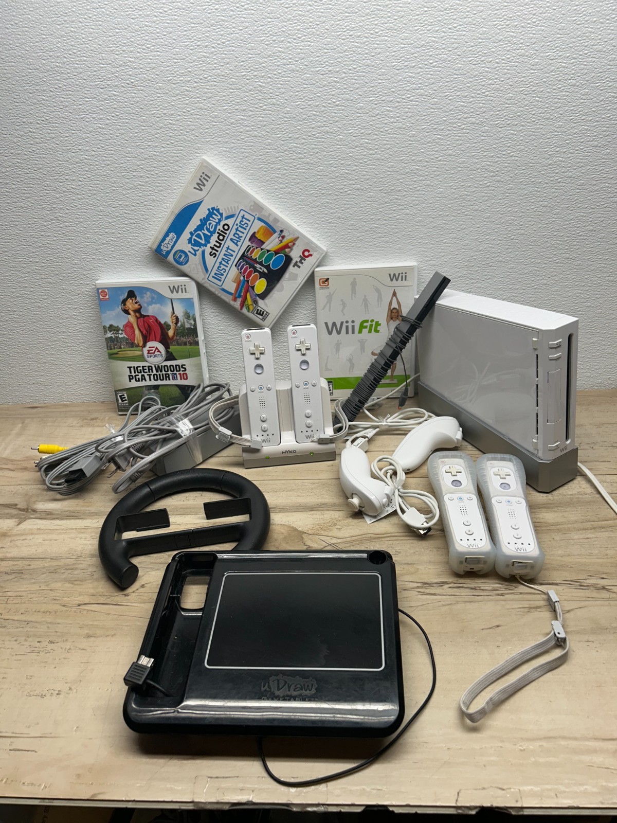 2006 Nintendo Wii Console With Accessories And Games Lot Tested Works Great