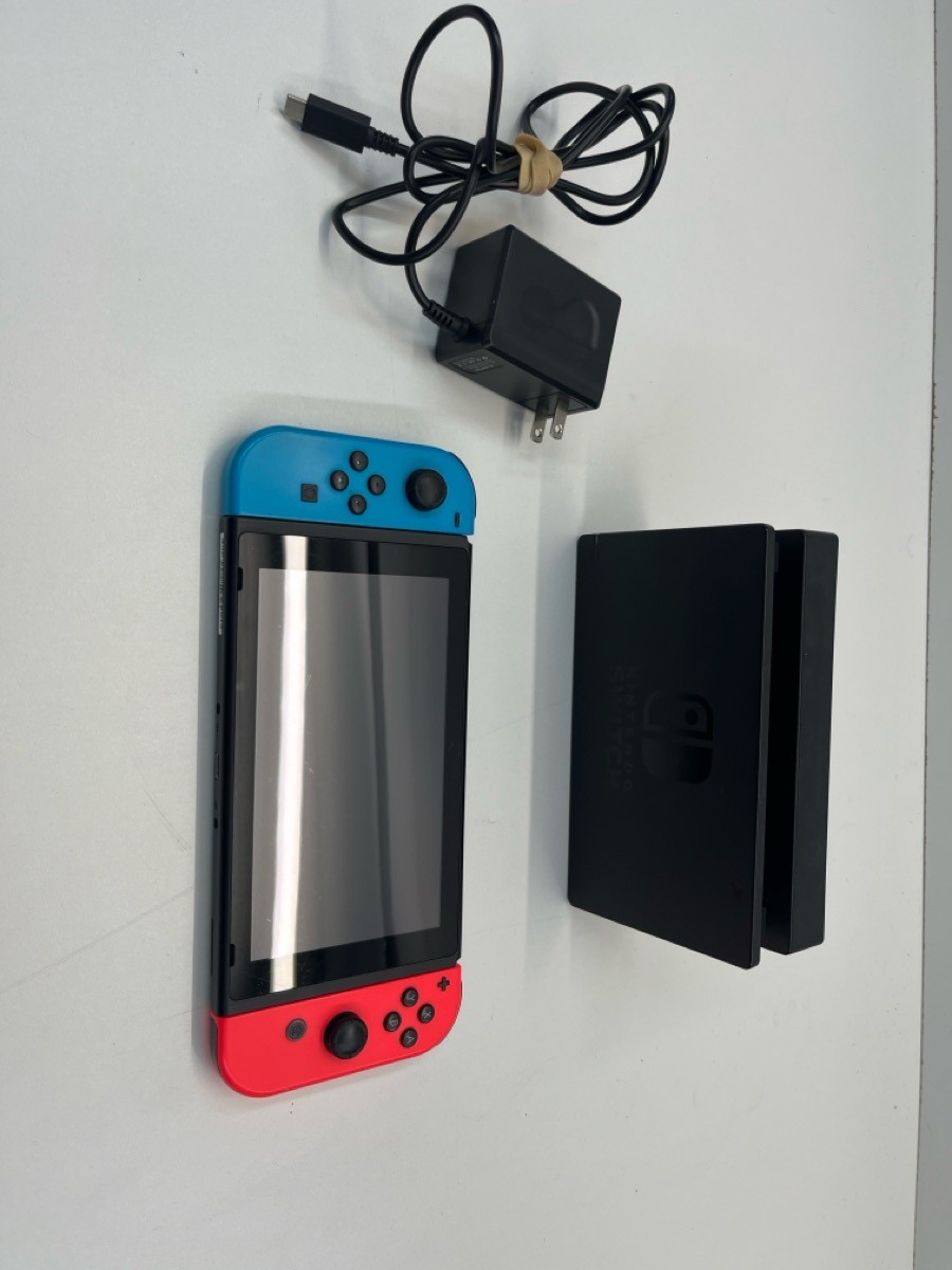 NINTENDO SWITCH HANDHELD – HAC-001(-01) V2 (P02027827)