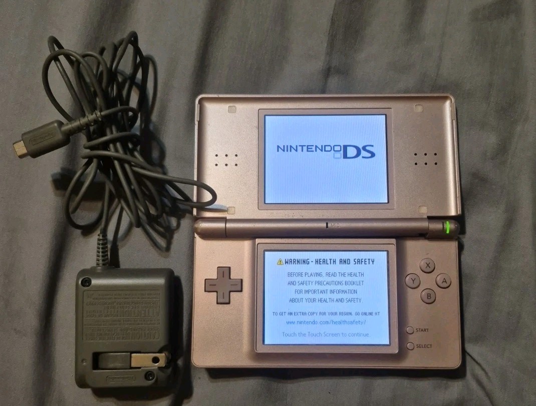 Nintendo DS Lite Nintendogs Best Friend Bundle Metallic Rose SEE DESCRIPTION!!!!