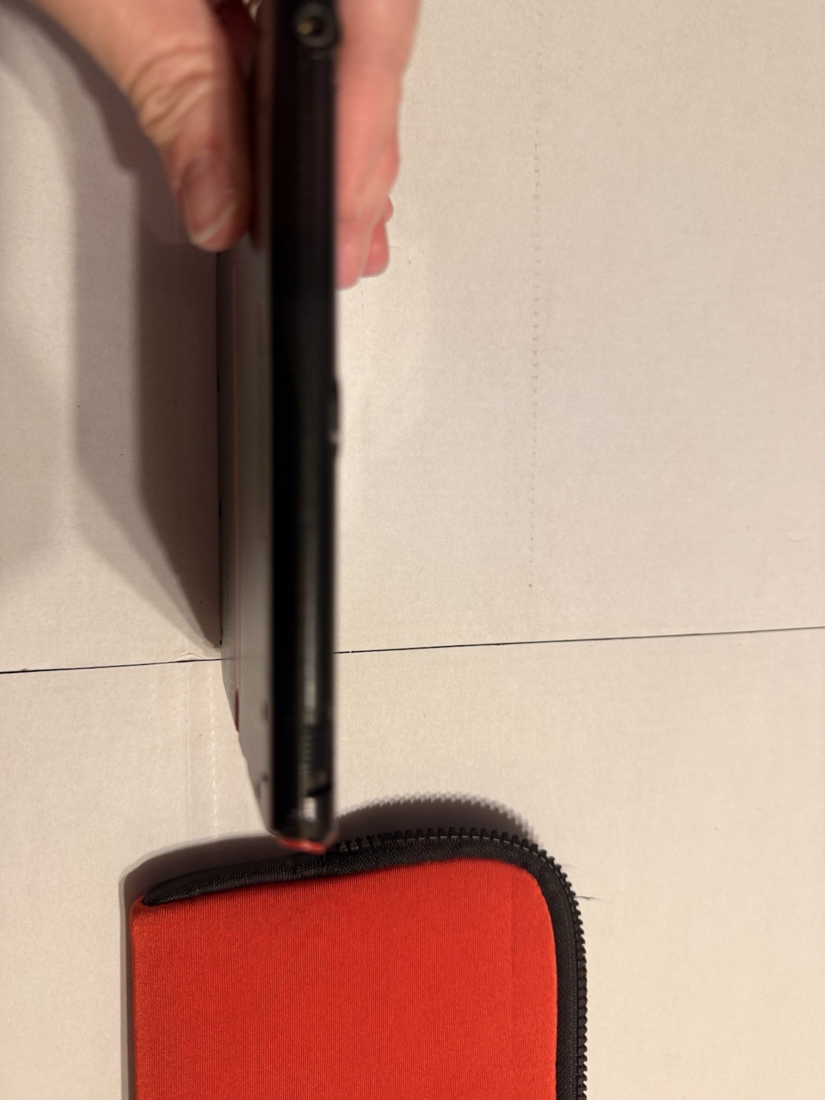 Nintendo 2DS Black/Red Handheld Console 4GB PAL w/ Red Zipper Case no stylus or