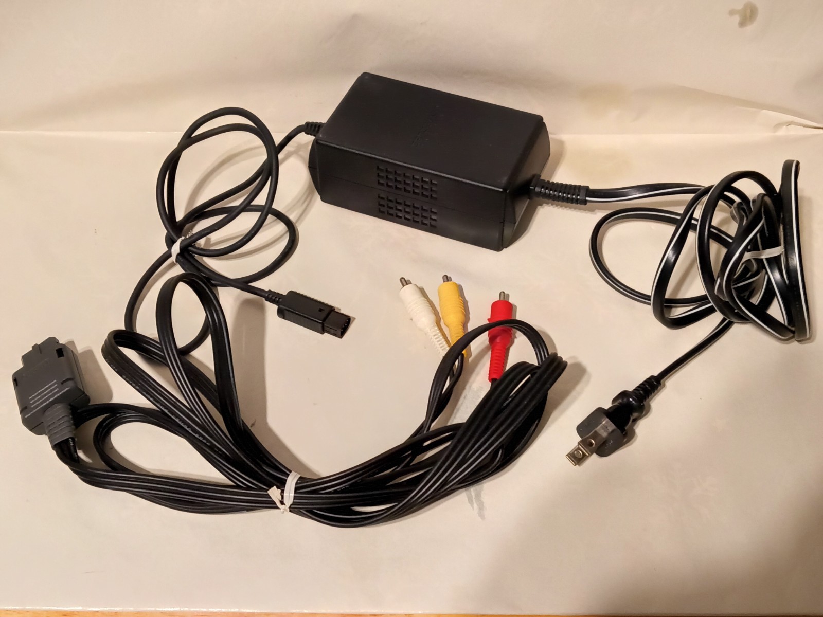 Nintendo GameCube Bundle DOL-001 Black Console, Purple Controller. Harry Potter