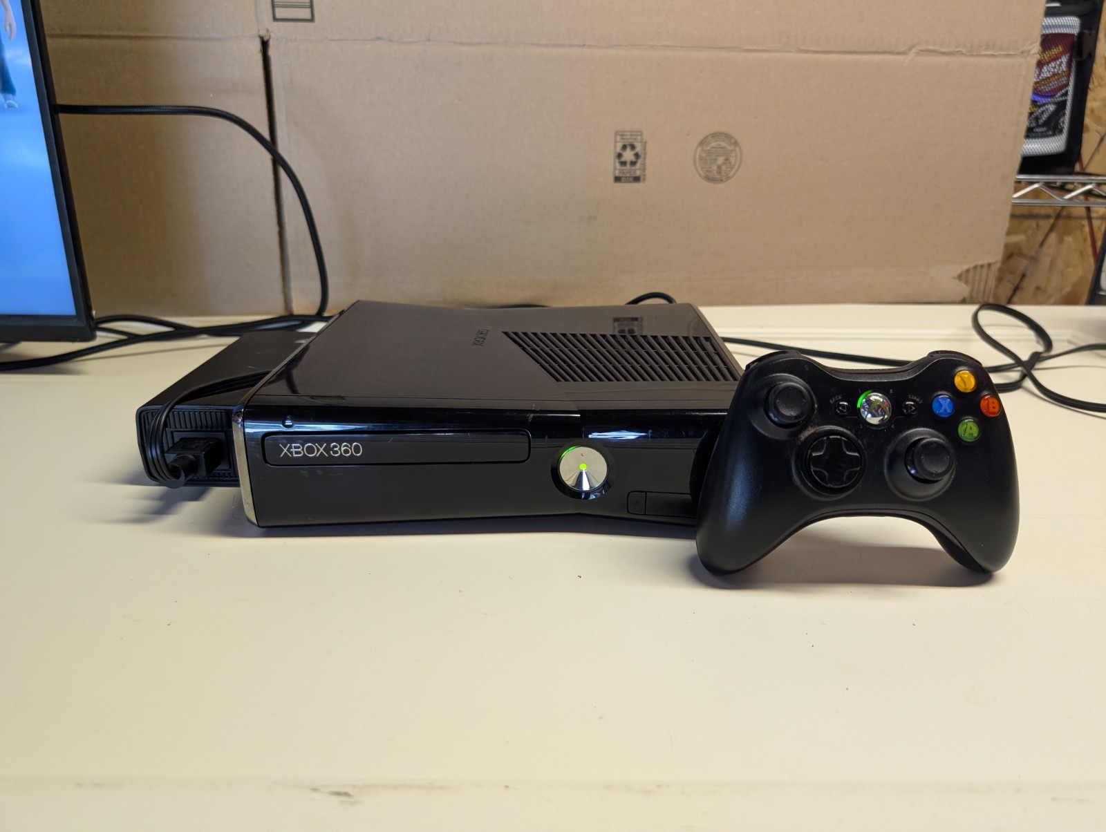 Microsoft Xbox 360 S Slim Console Bundle w/15 Games, Controller & Cord Read Desc