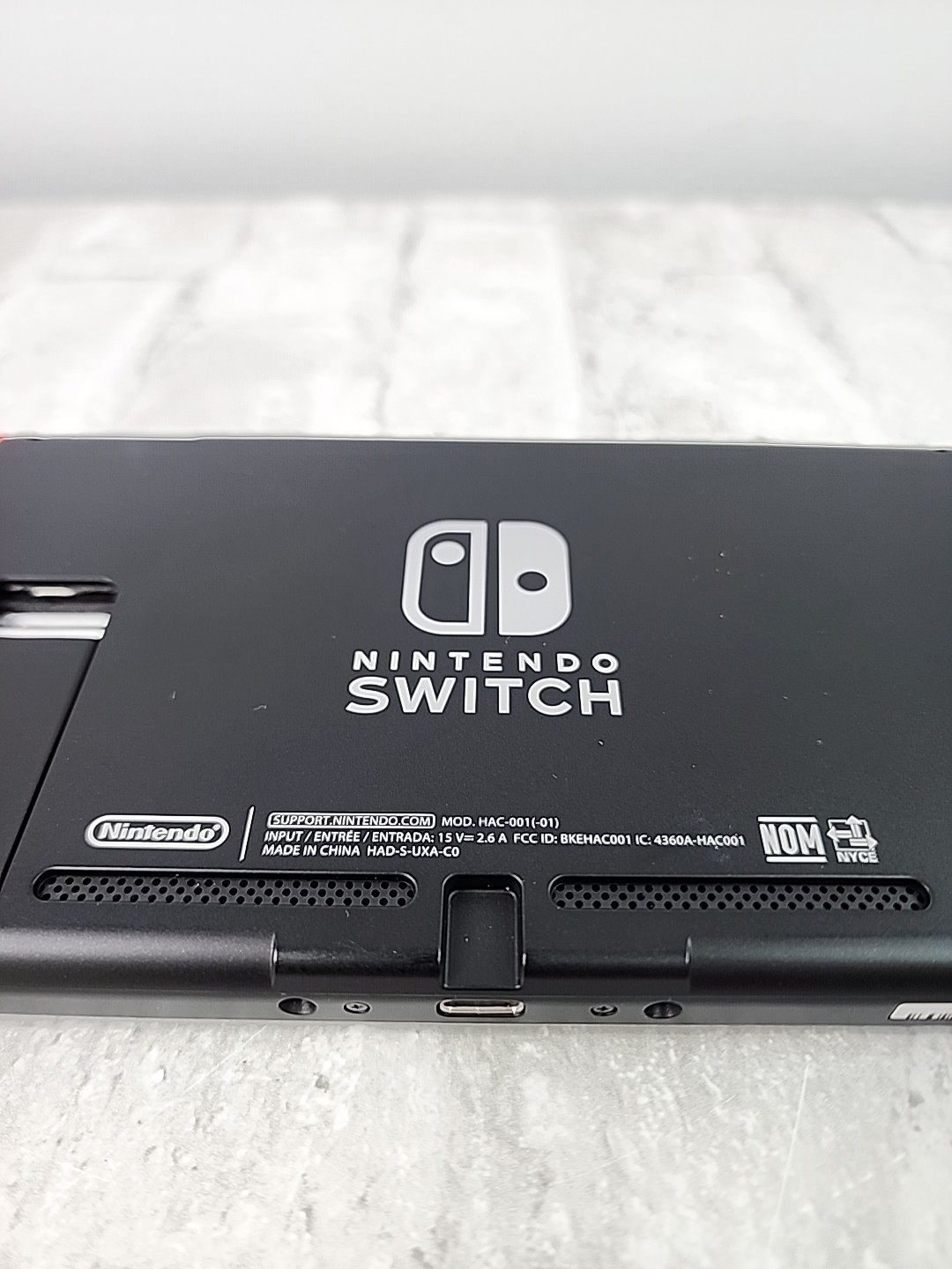 Nintendo Switch HAC-001 Console Tablet Joycons Controller Case & Box Bundle
