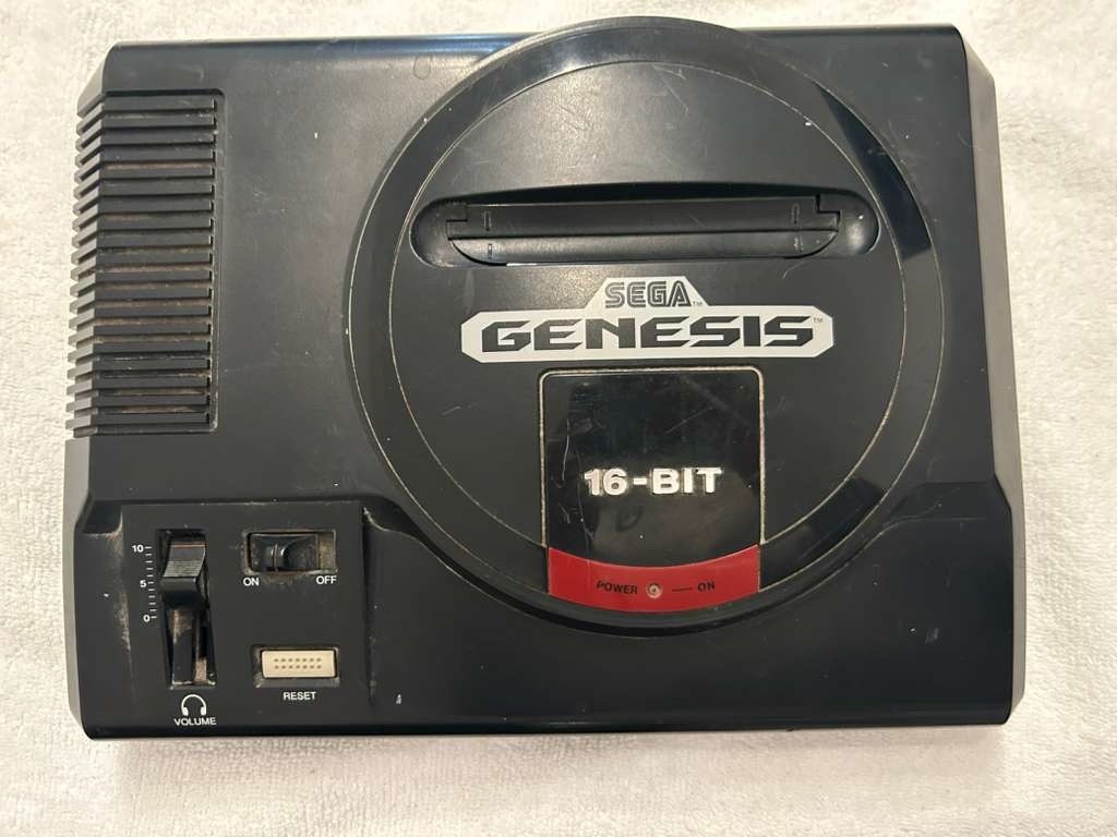 SEGA Genesis MK-1601 16-Bit Home Console Black Volume Control Headphone RCA